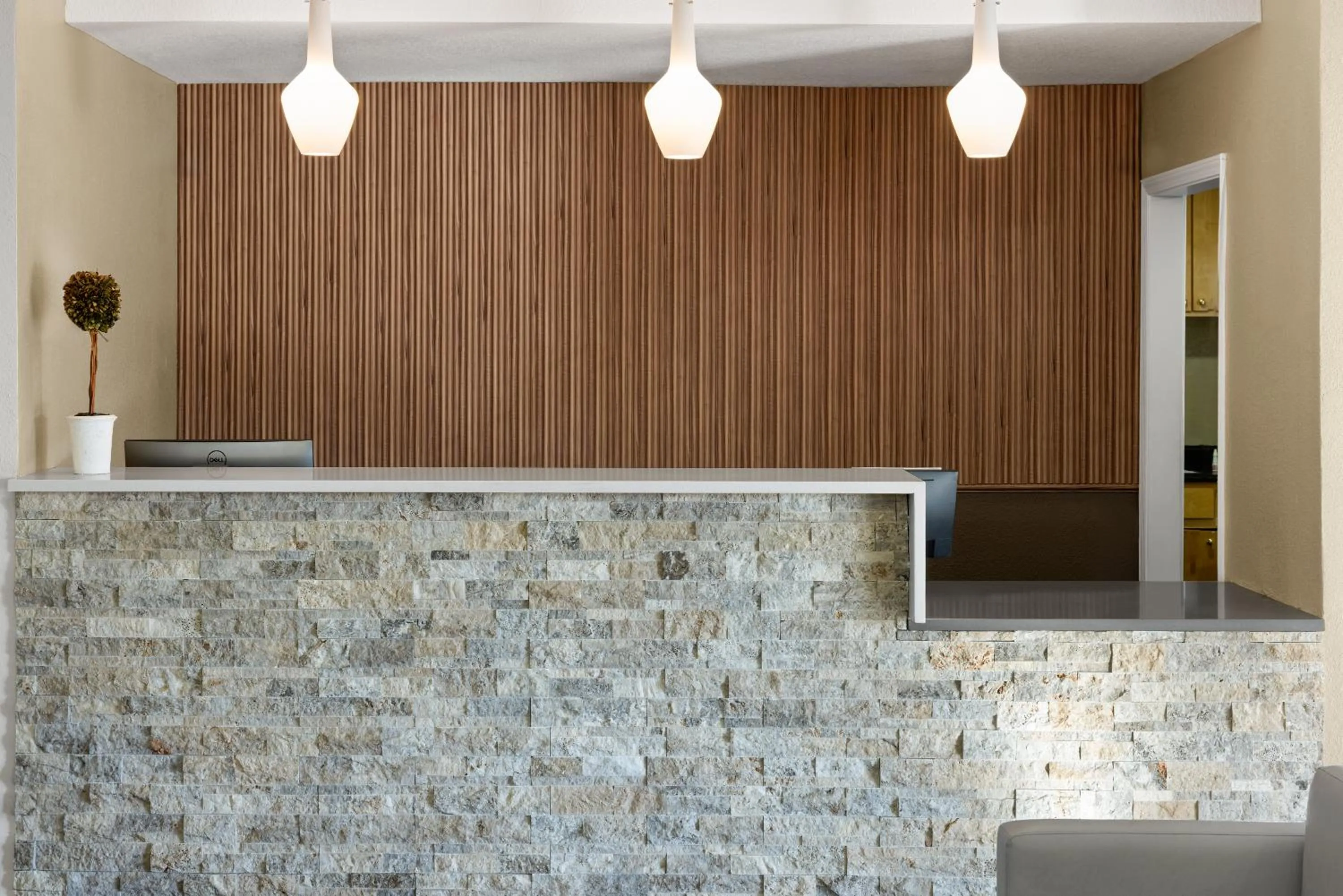 Lobby or reception in Wingate by Wyndham Kings Bay Naval Base I-95