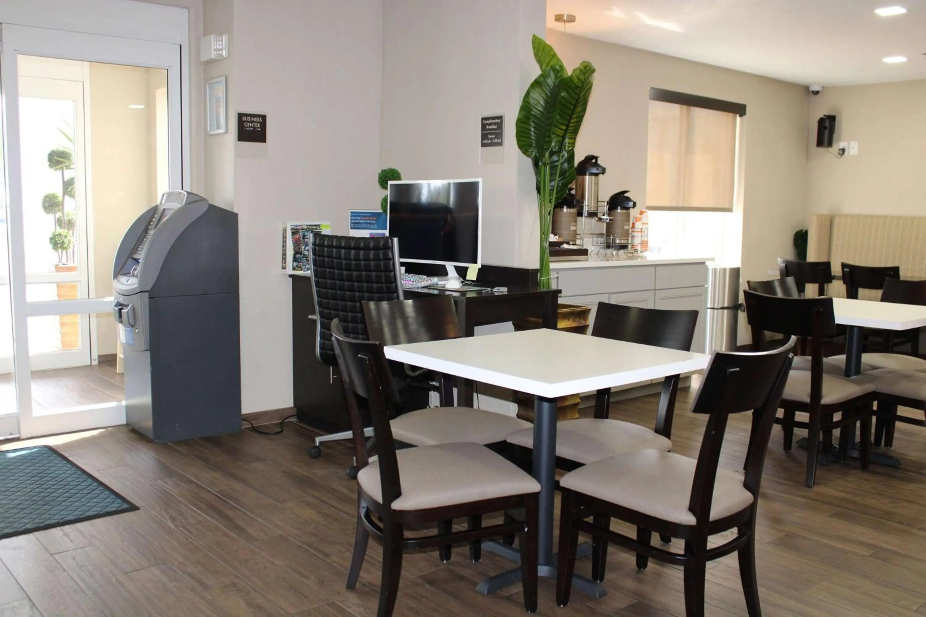 Breakfast in Sleep Inn & Suites