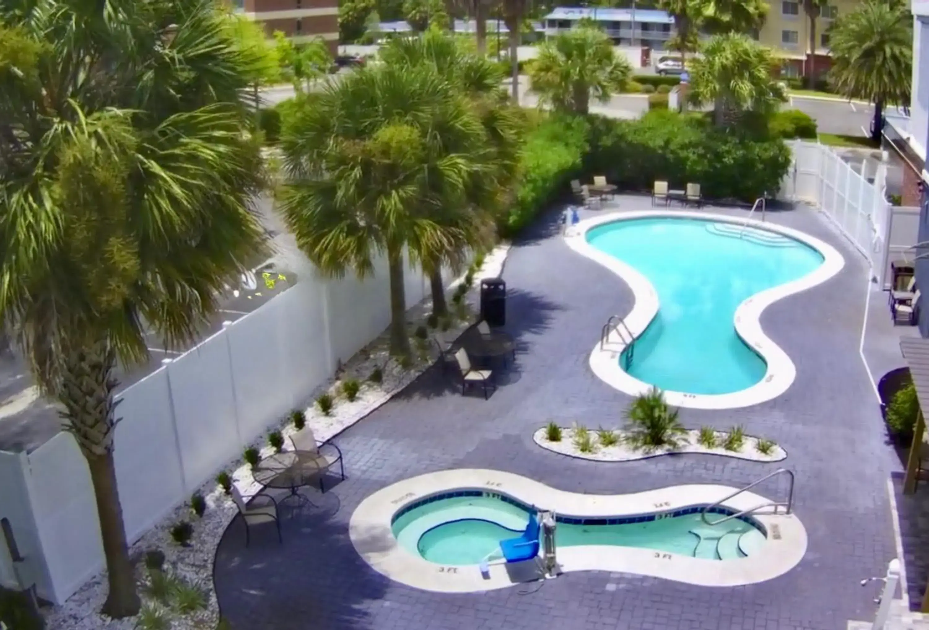 Swimming pool in Wingate by Wyndham Kings Bay Naval Base I-95 Swimming pool in Wingate by Wyndham Kings Bay Naval Base I-95