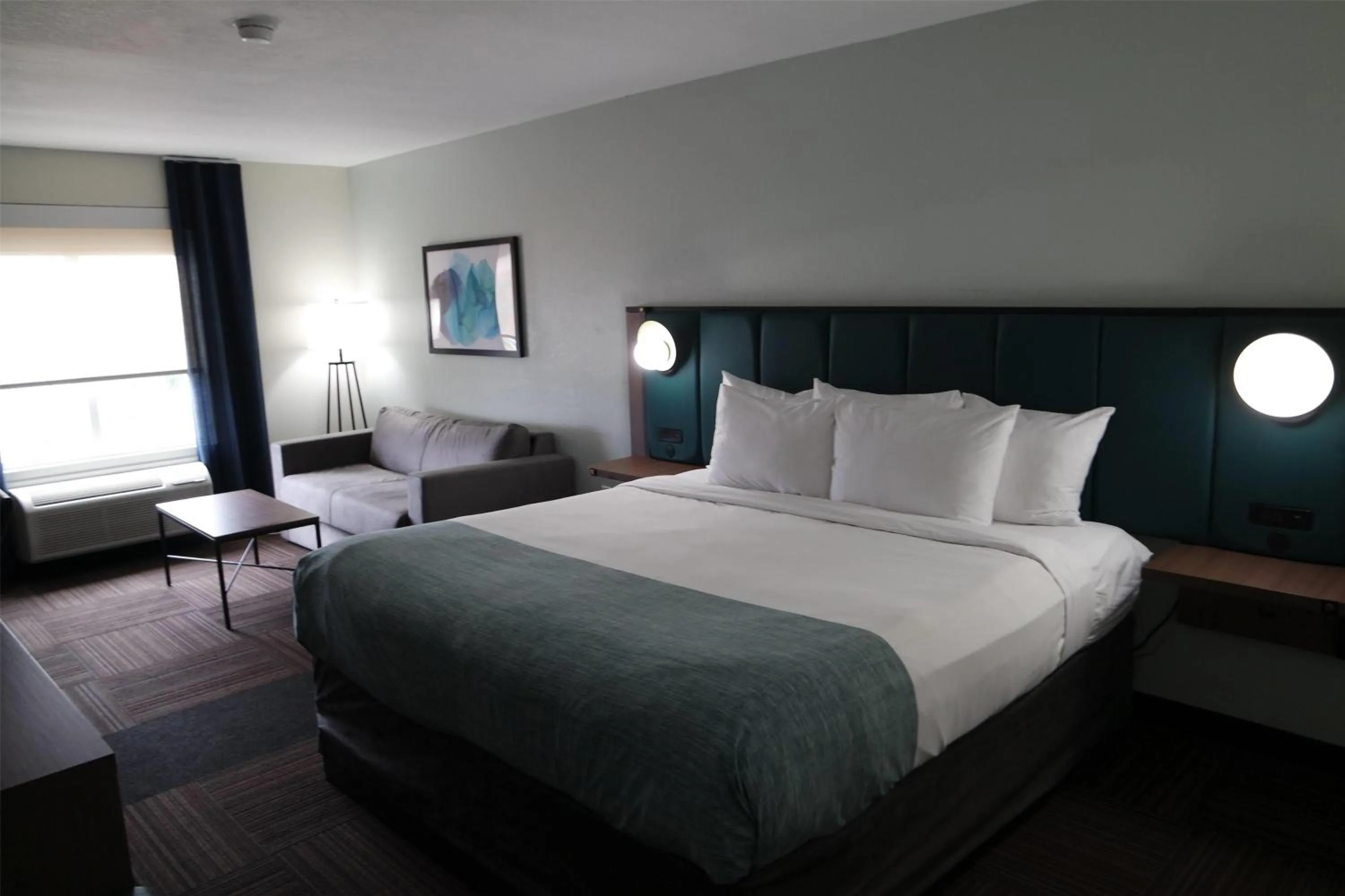 Photo of the whole room, Bed in Wingate by Wyndham Kings Bay Naval Base I-95