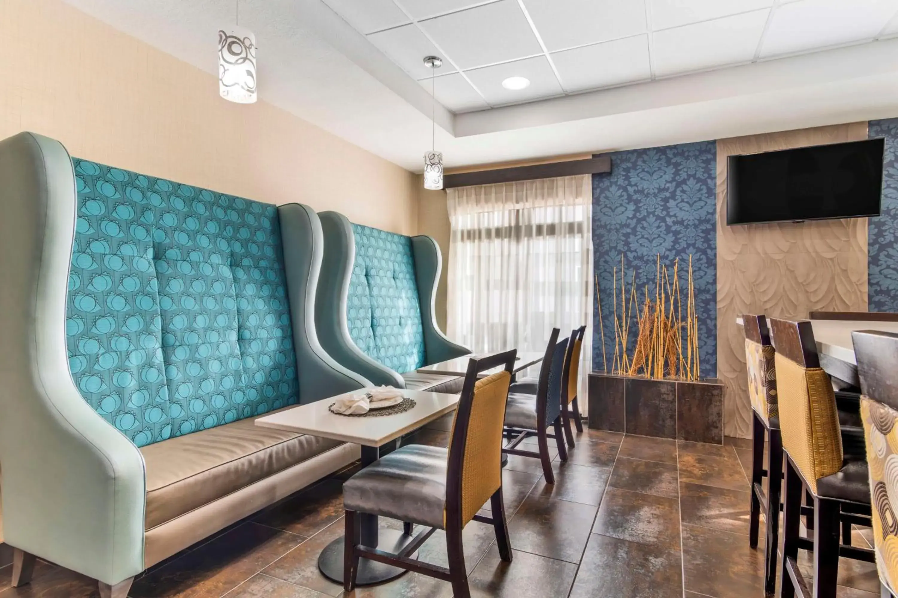 Breakfast in Best Western Plus Fairburn Atlanta Southwest Breakfast in Best Western Plus Fairburn Atlanta Southwest