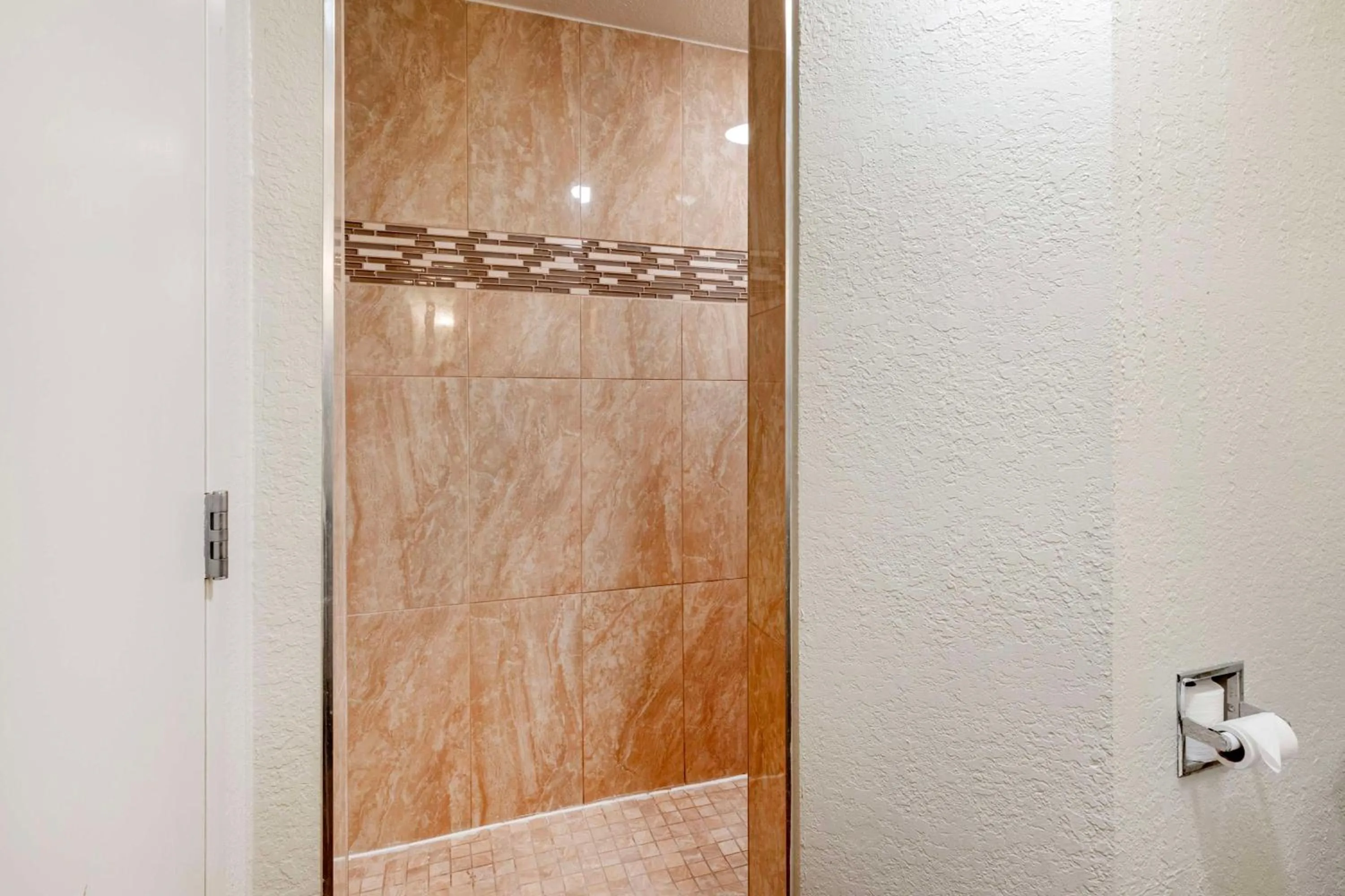 Bathroom in Best Western Plus Fairburn Atlanta Southwest