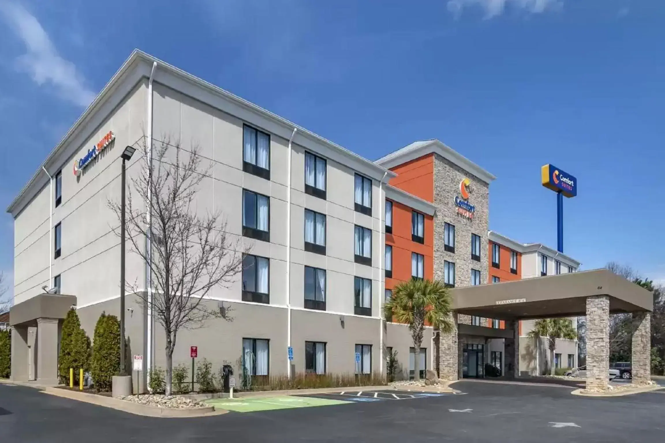 Property building in Comfort Suites McDonough Atlanta South Property building in Comfort Suites McDonough Atlanta South