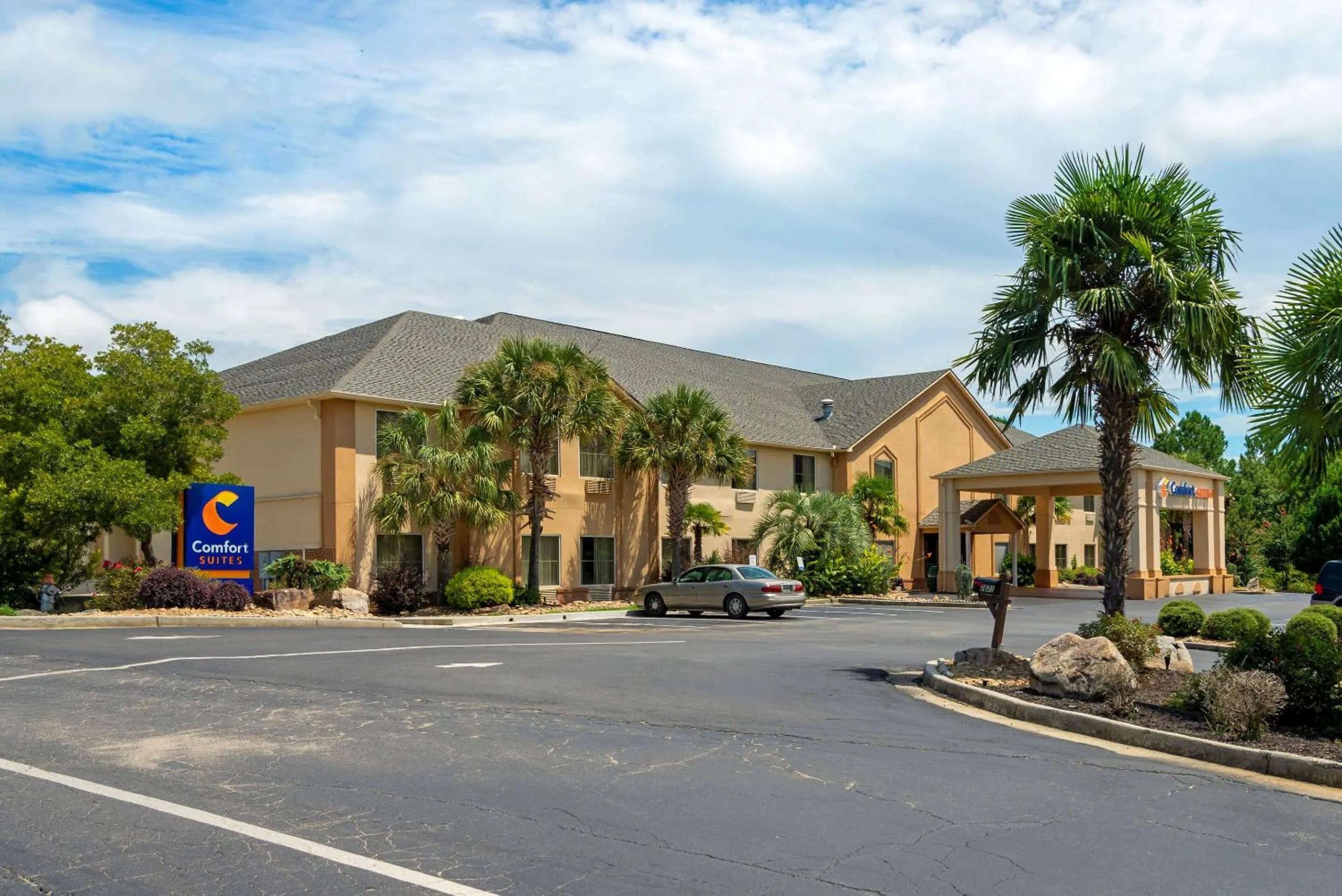 Property building in Comfort Suites Milledgeville