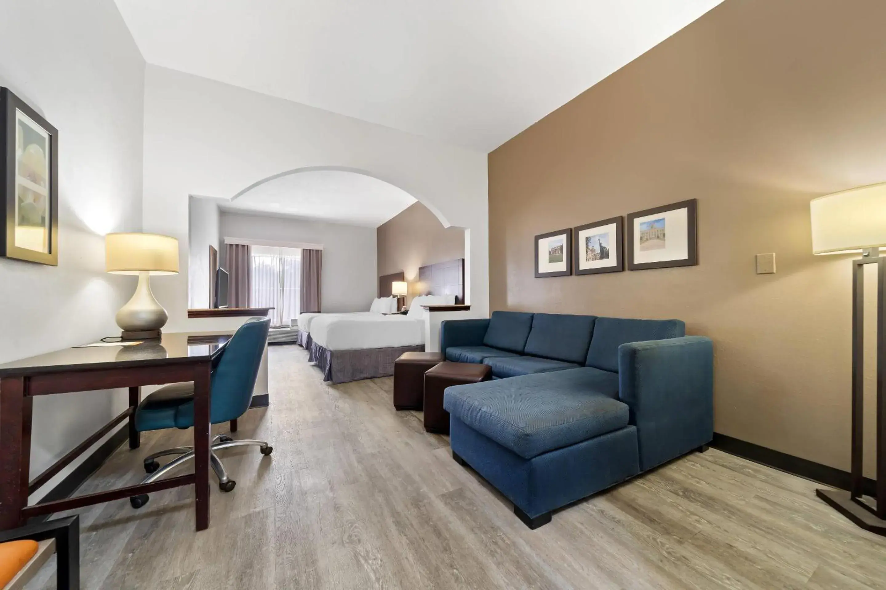 Queen Suite with Two Queen Beds - Non-Smoking in Comfort Suites Milledgeville Queen Suite with Two Queen Beds - Non-Smoking in Comfort Suites Milledgeville