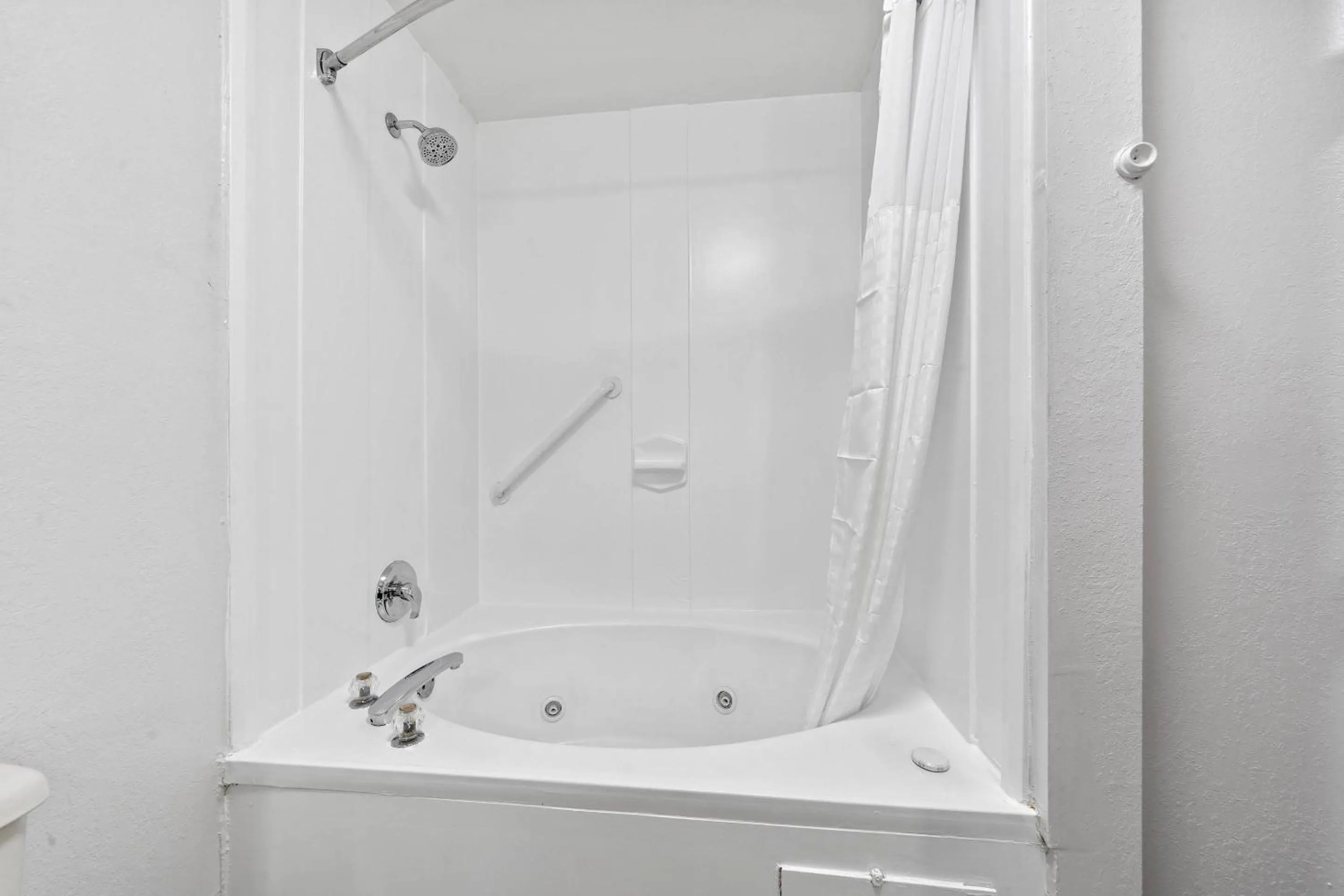 Bedroom in Comfort Suites Milledgeville