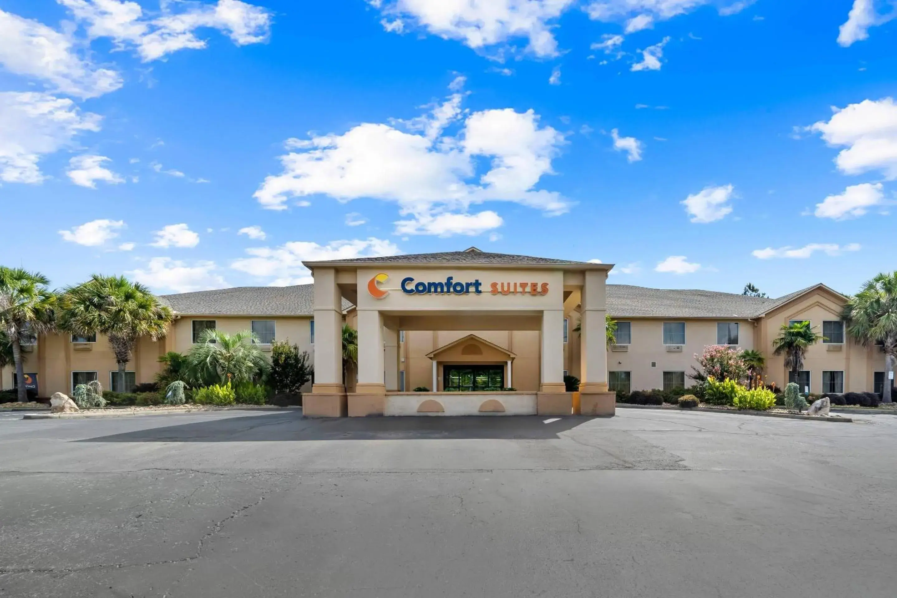 Property building in Comfort Suites Milledgeville Property building in Comfort Suites Milledgeville
