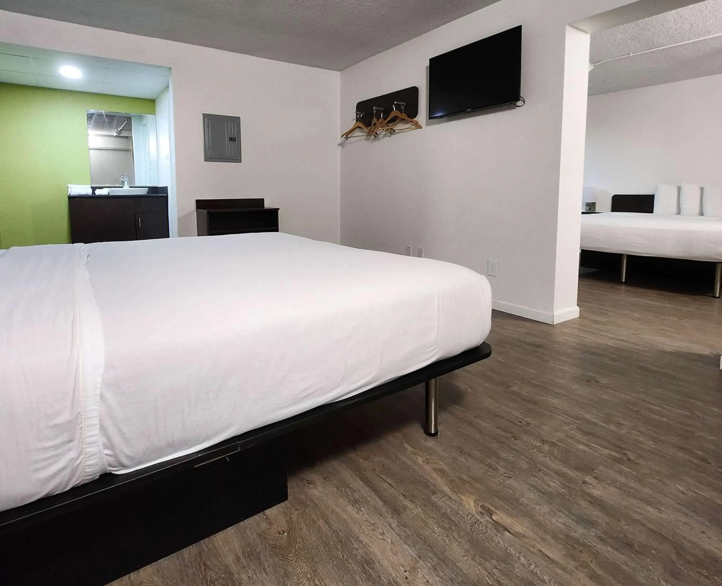 Bedroom, Bed in Motel 6-Columbus, GA - Downtown Bedroom, Bed in Motel 6-Columbus, GA - Downtown
