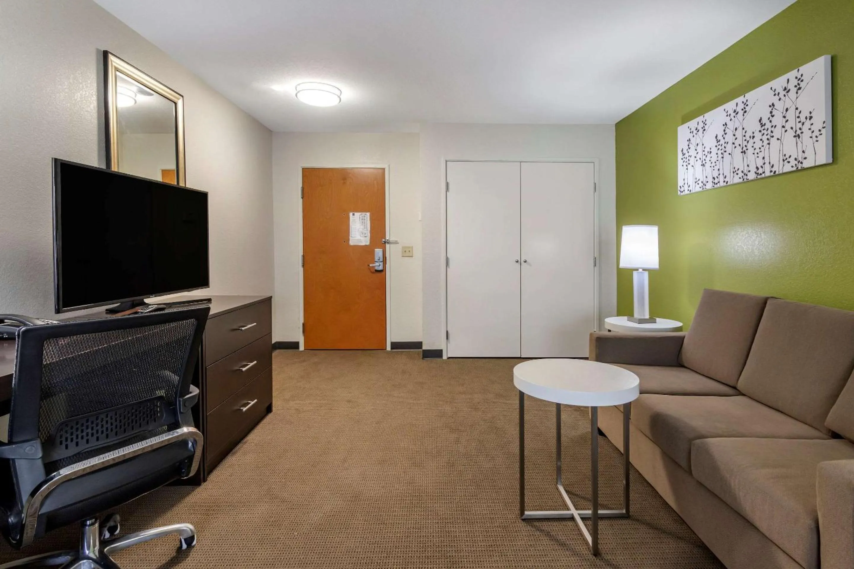 Photo of the whole room in Sleep Inn & Suites Brunswick North