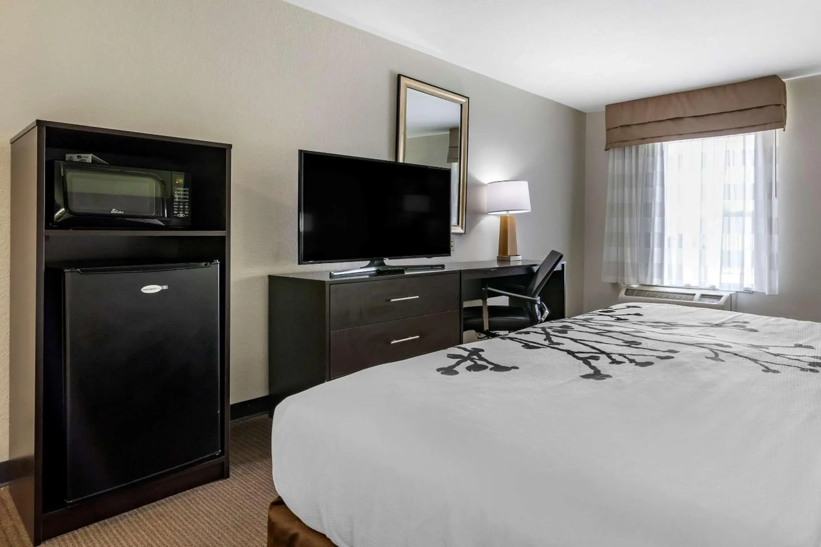 Photo of the whole room, Bed in Sleep Inn & Suites Brunswick North Photo of the whole room, Bed in Sleep Inn & Suites Brunswick North