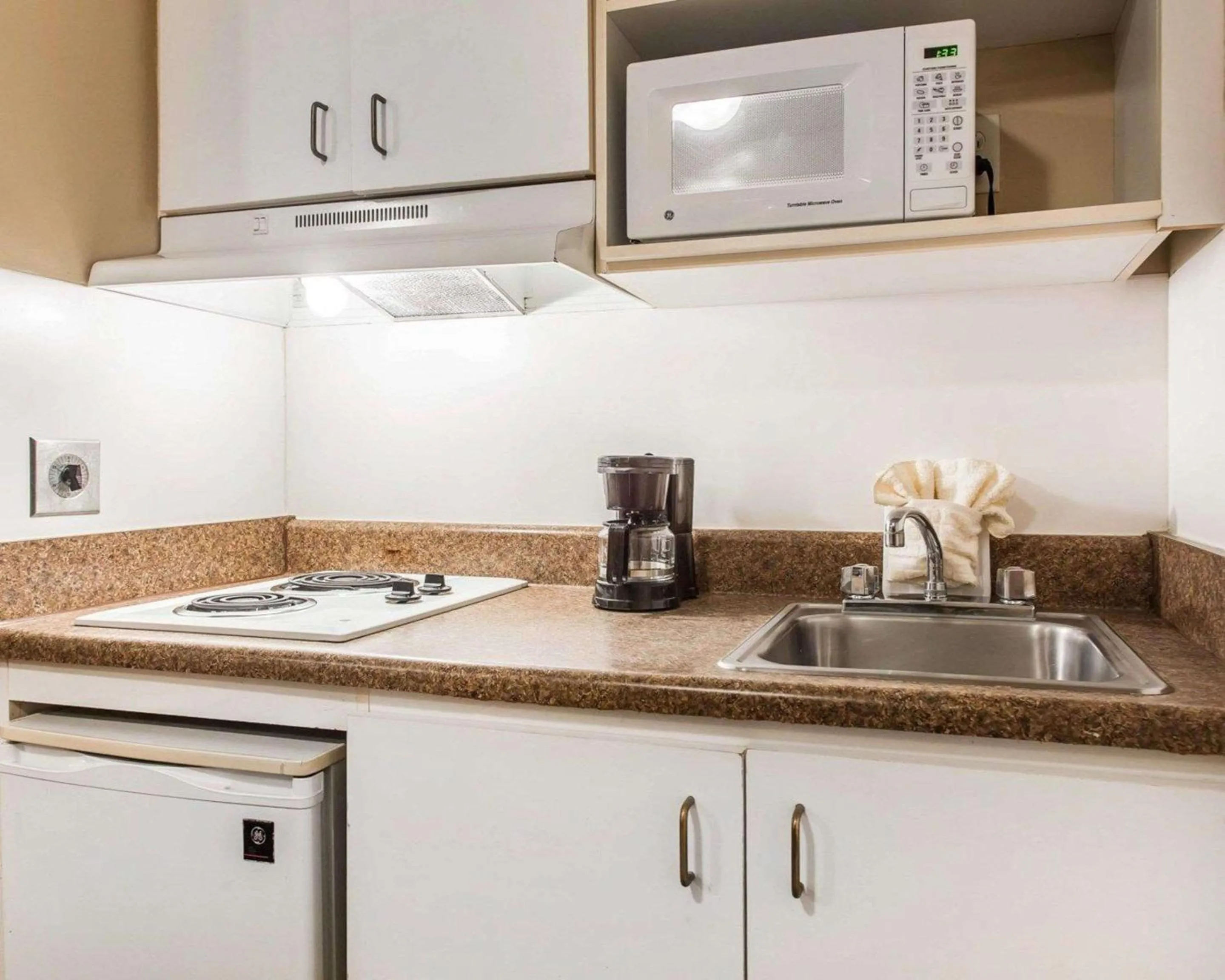 Photo of the whole room in Suburban Studios Kennesaw-Marietta North