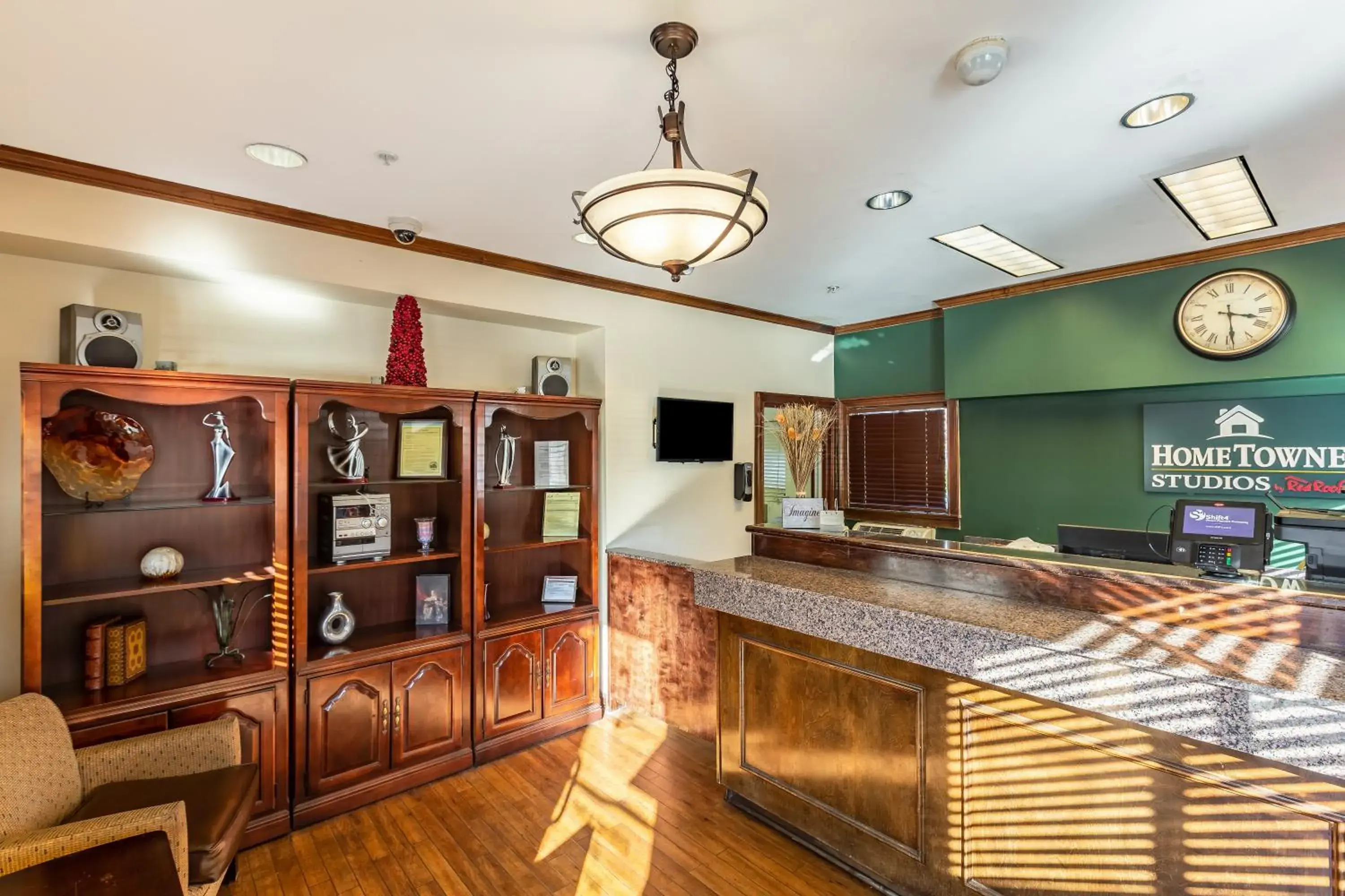 Lobby or reception in HomeTowne Studios by Red Roof Atlanta - Chamblee Lobby or reception in HomeTowne Studios by Red Roof Atlanta - Chamblee