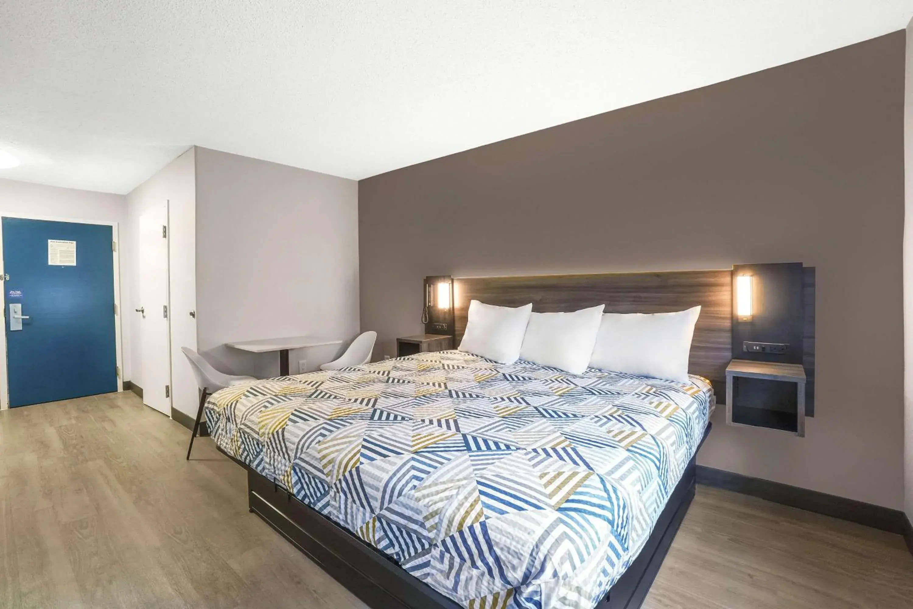 Photo of the whole room, Bed in Studio 6 Duluth GA Near Gas South District Photo of the whole room, Bed in Studio 6 Duluth GA Near Gas South District