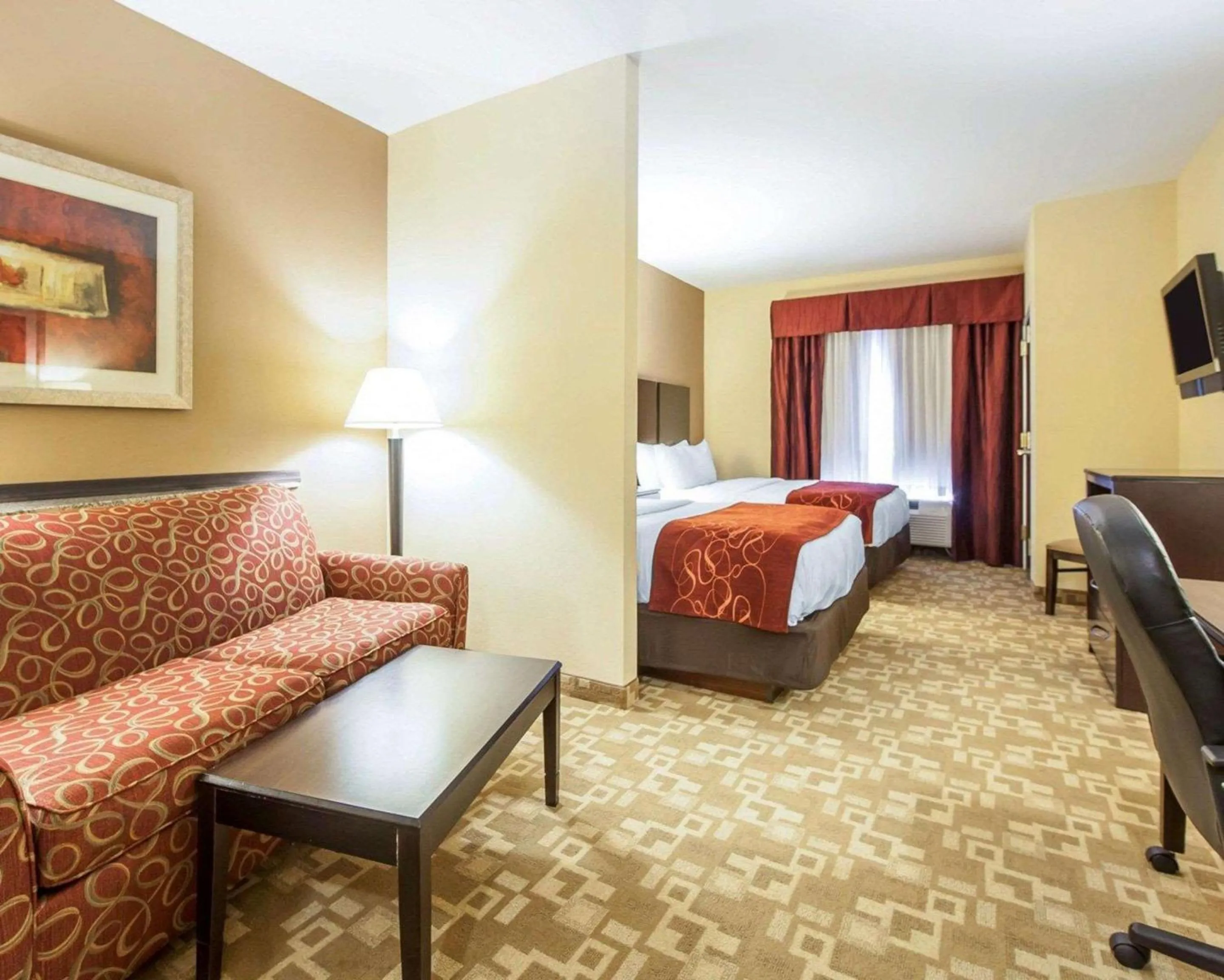 Photo of the whole room in Comfort Suites Rome