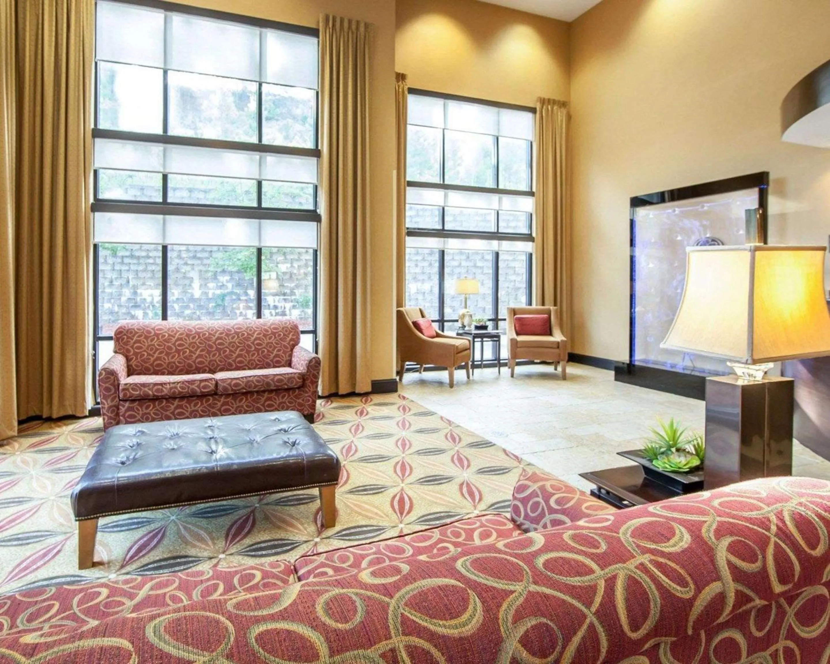 Lobby or reception, Seating Area in Comfort Suites Rome