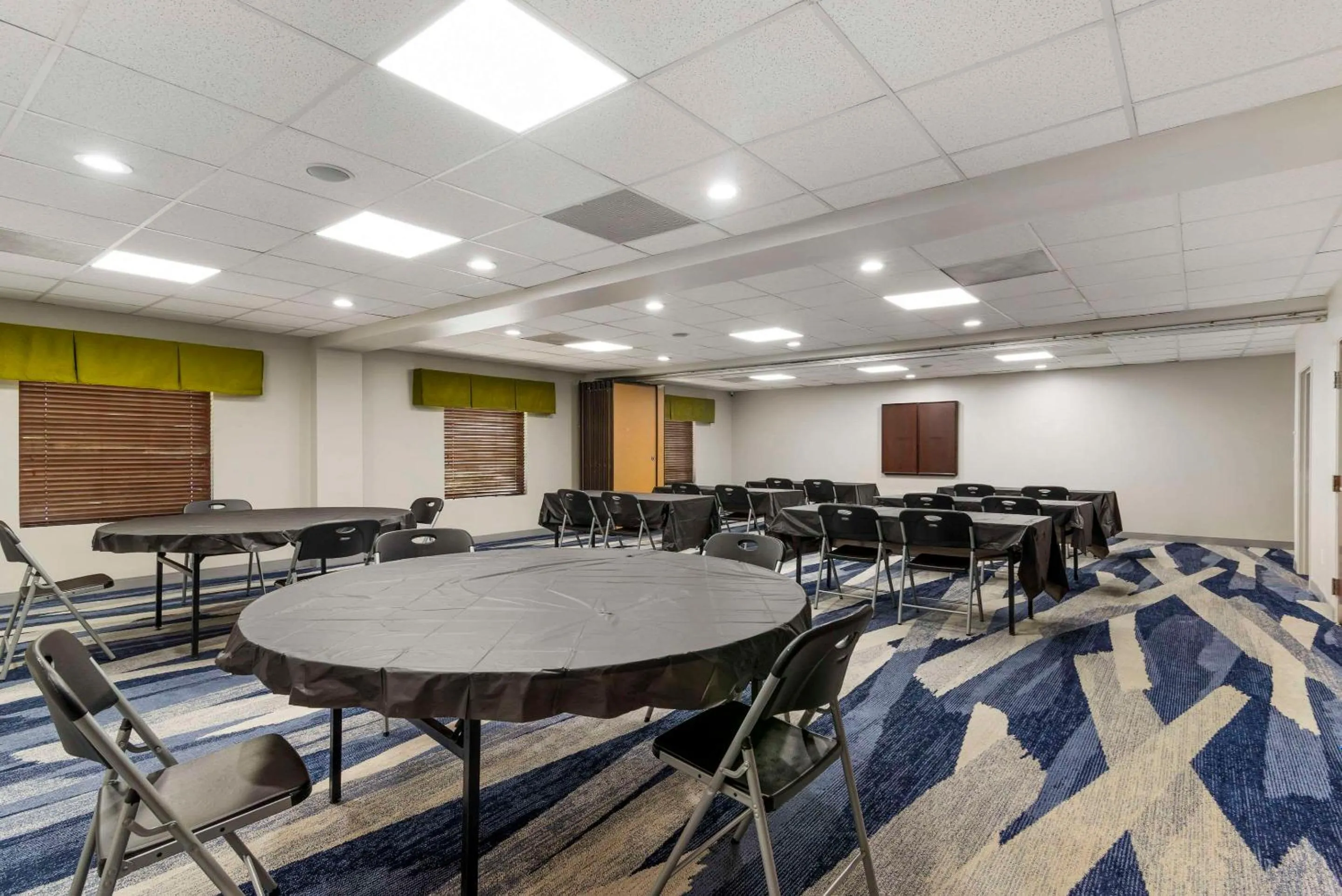 Meeting/conference room in Comfort Suites Atlanta Airport