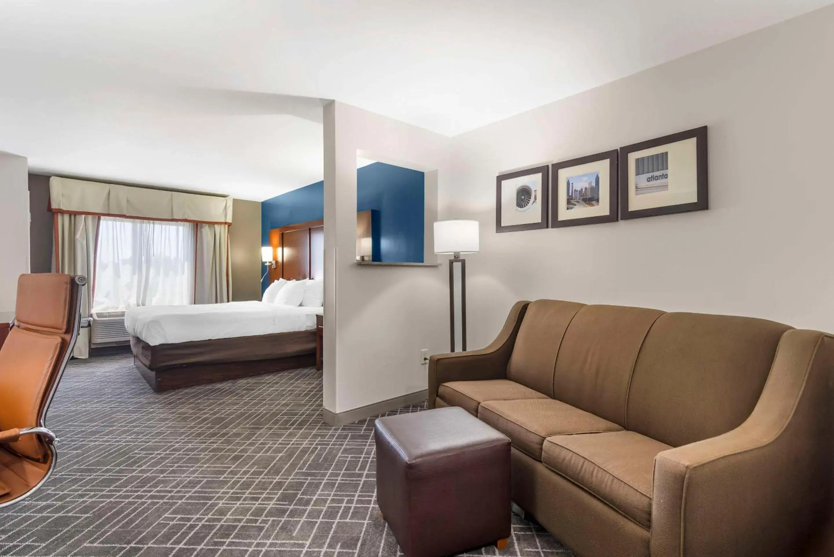 Bedroom, Bed in Comfort Suites Atlanta Airport Bedroom, Bed in Comfort Suites Atlanta Airport