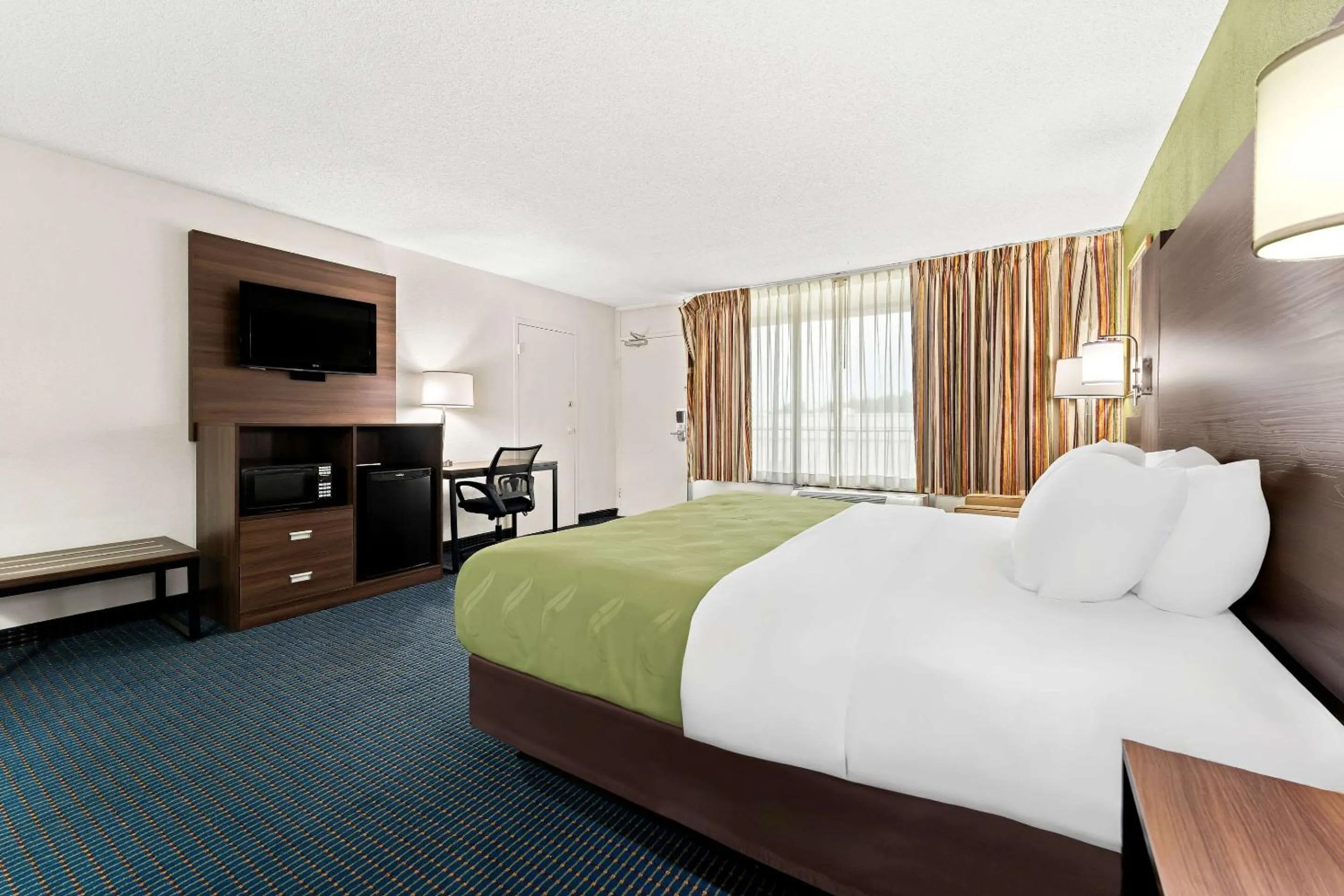 Bedroom, Bed in Quality Inn Americus