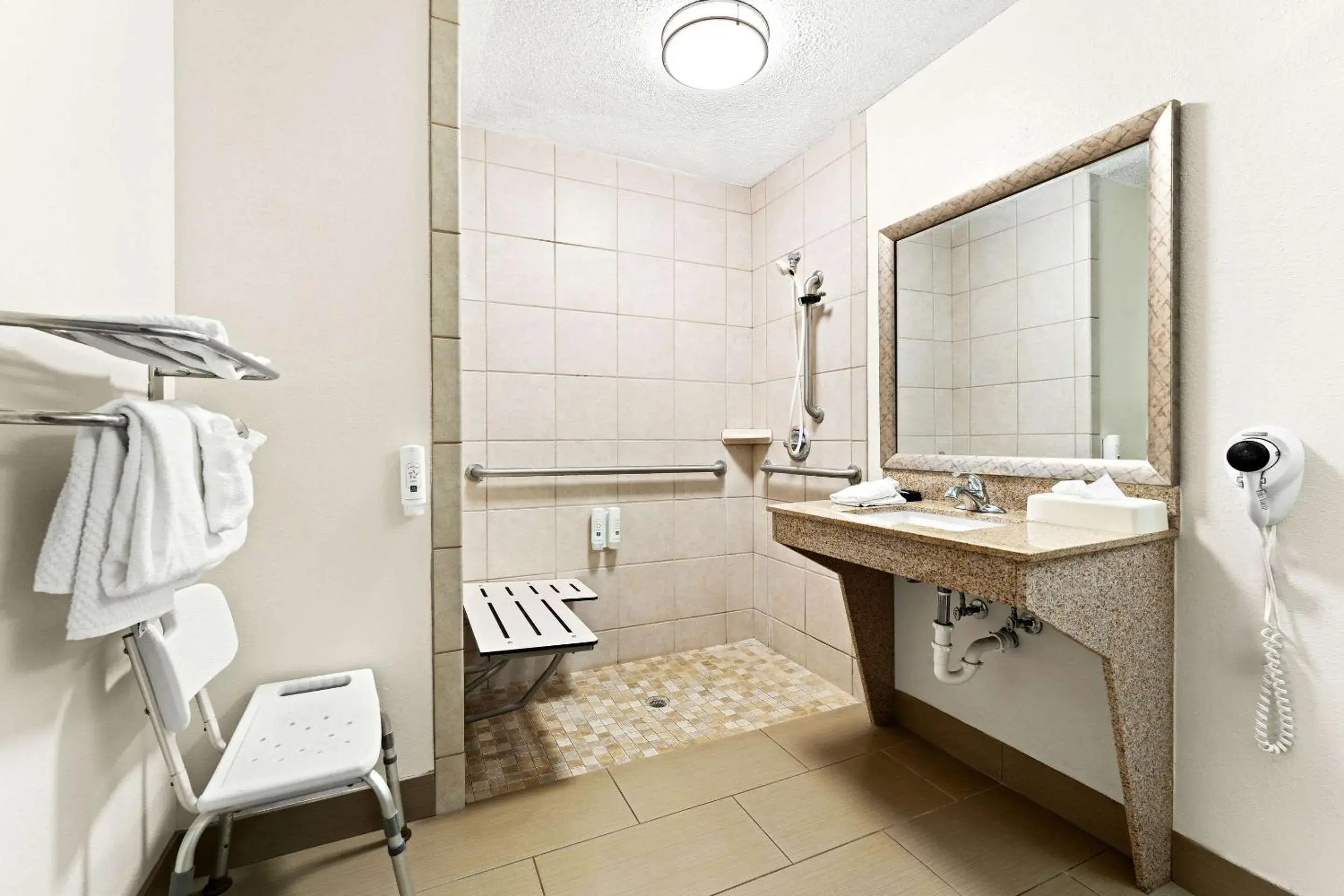 Bedroom in Quality Inn Americus Bedroom in Quality Inn Americus