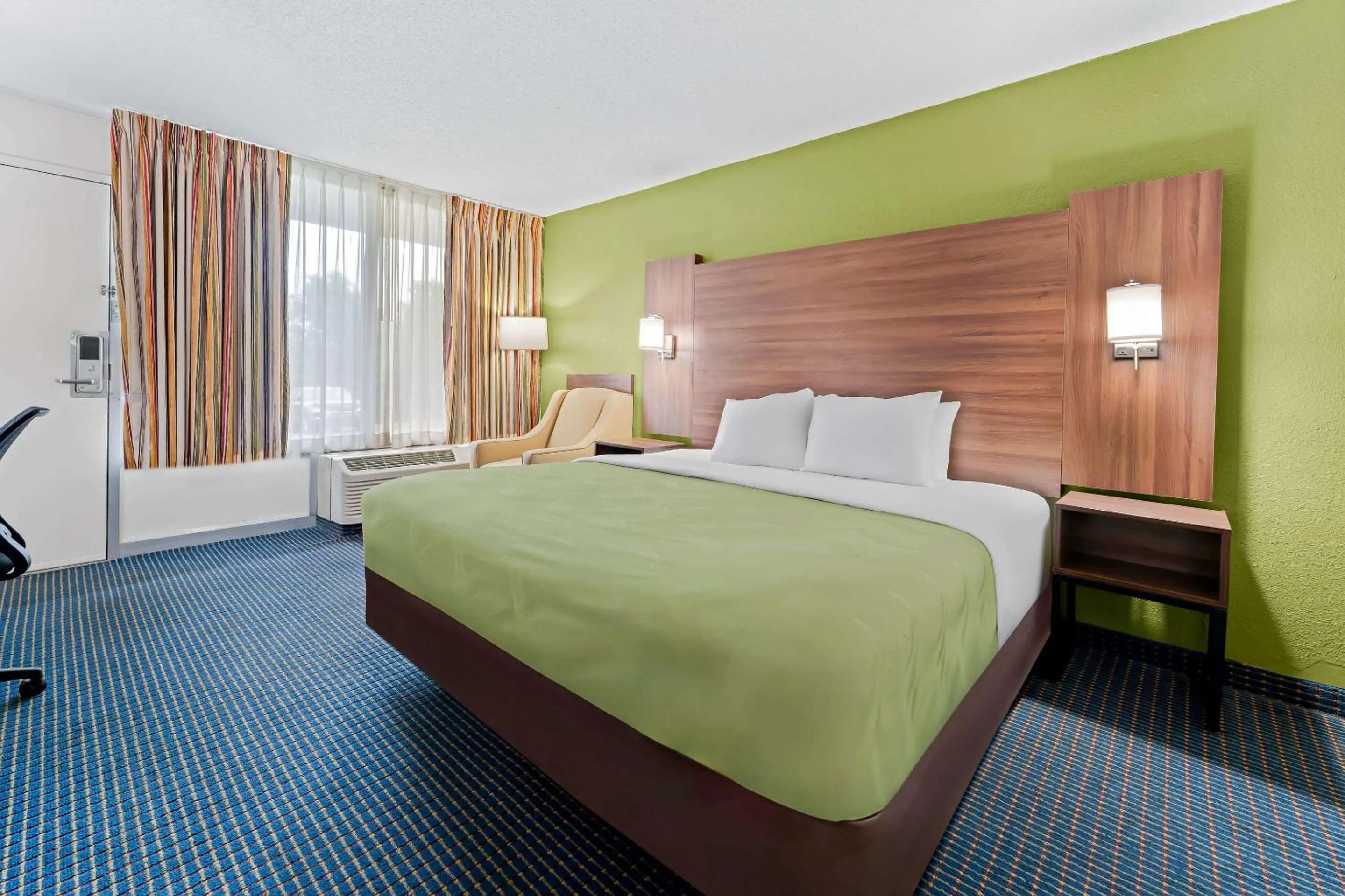 Bedroom, Bed in Quality Inn Americus