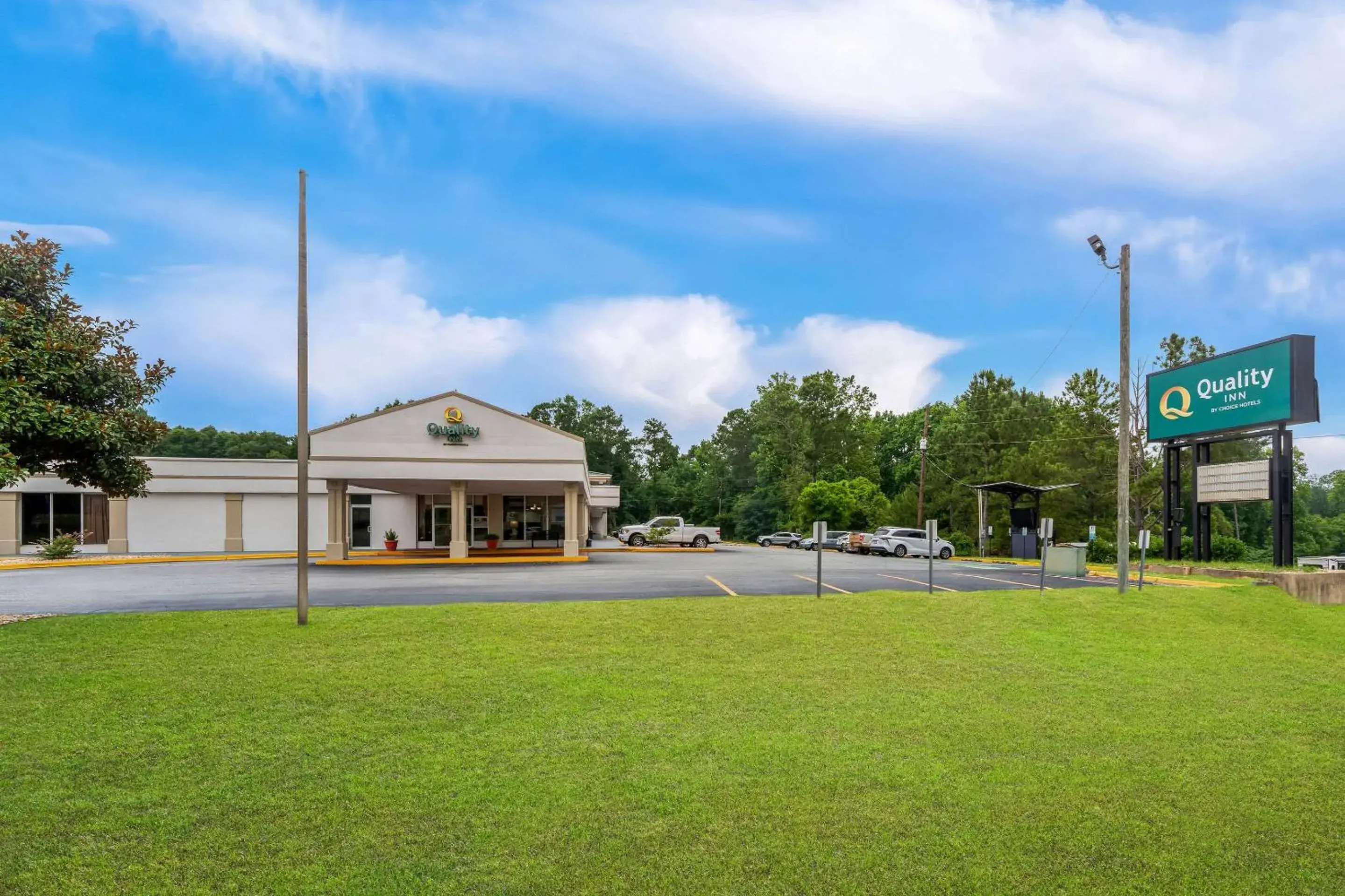 Property building in Quality Inn Americus Property building in Quality Inn Americus