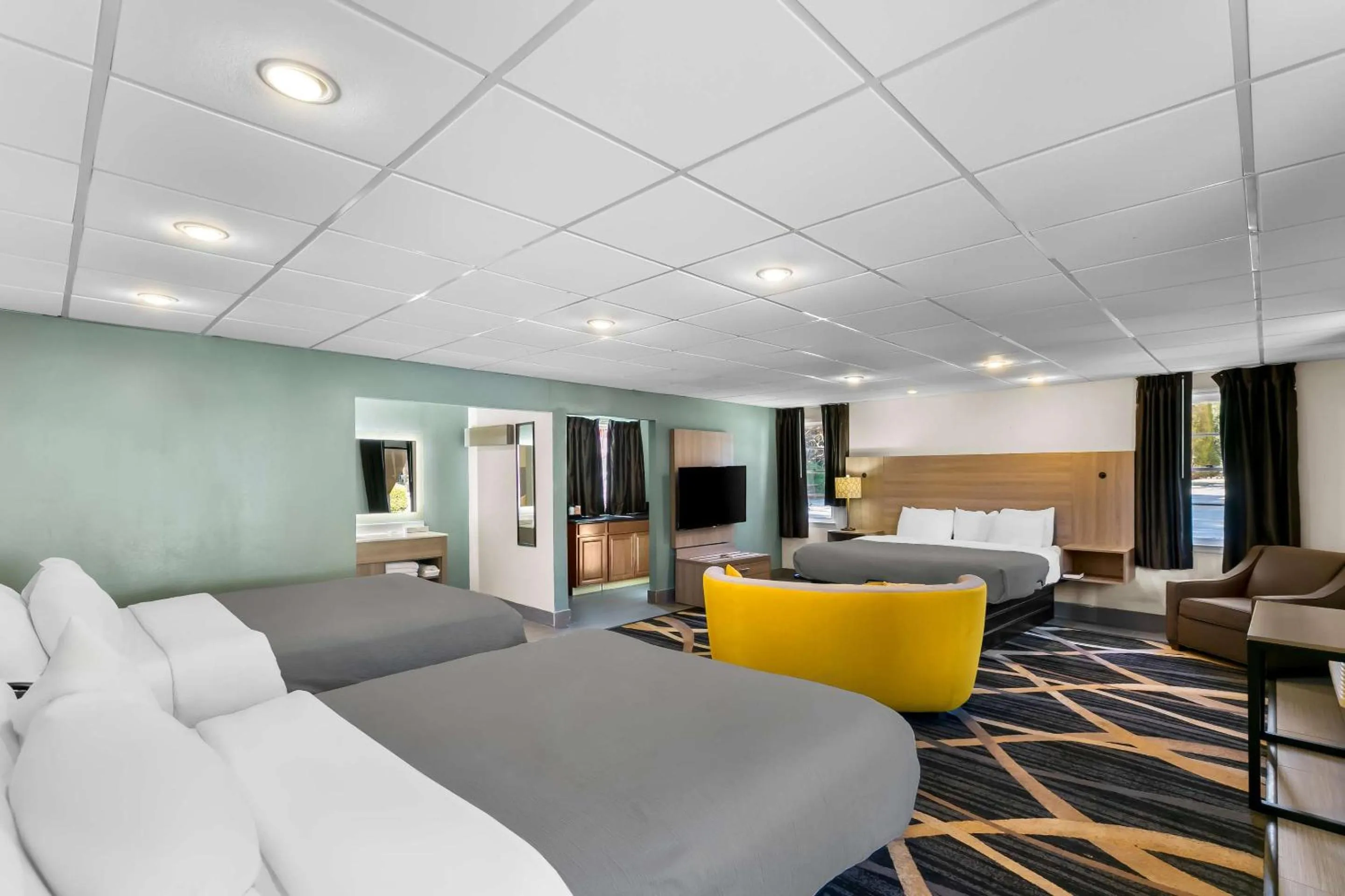 Bedroom in Quality Inn Downtown Helen