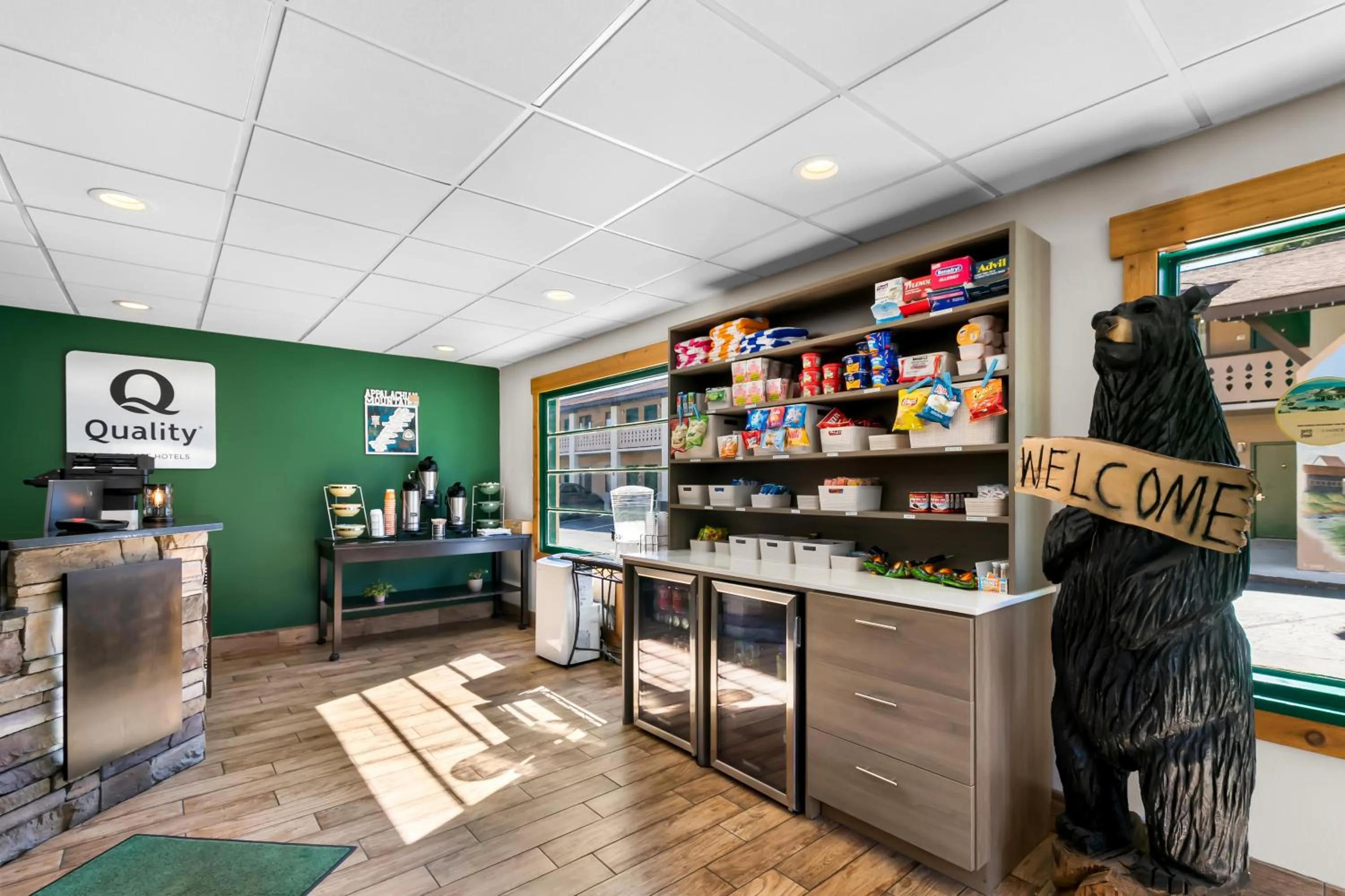 Supermarket/grocery shop in Quality Inn Downtown Helen