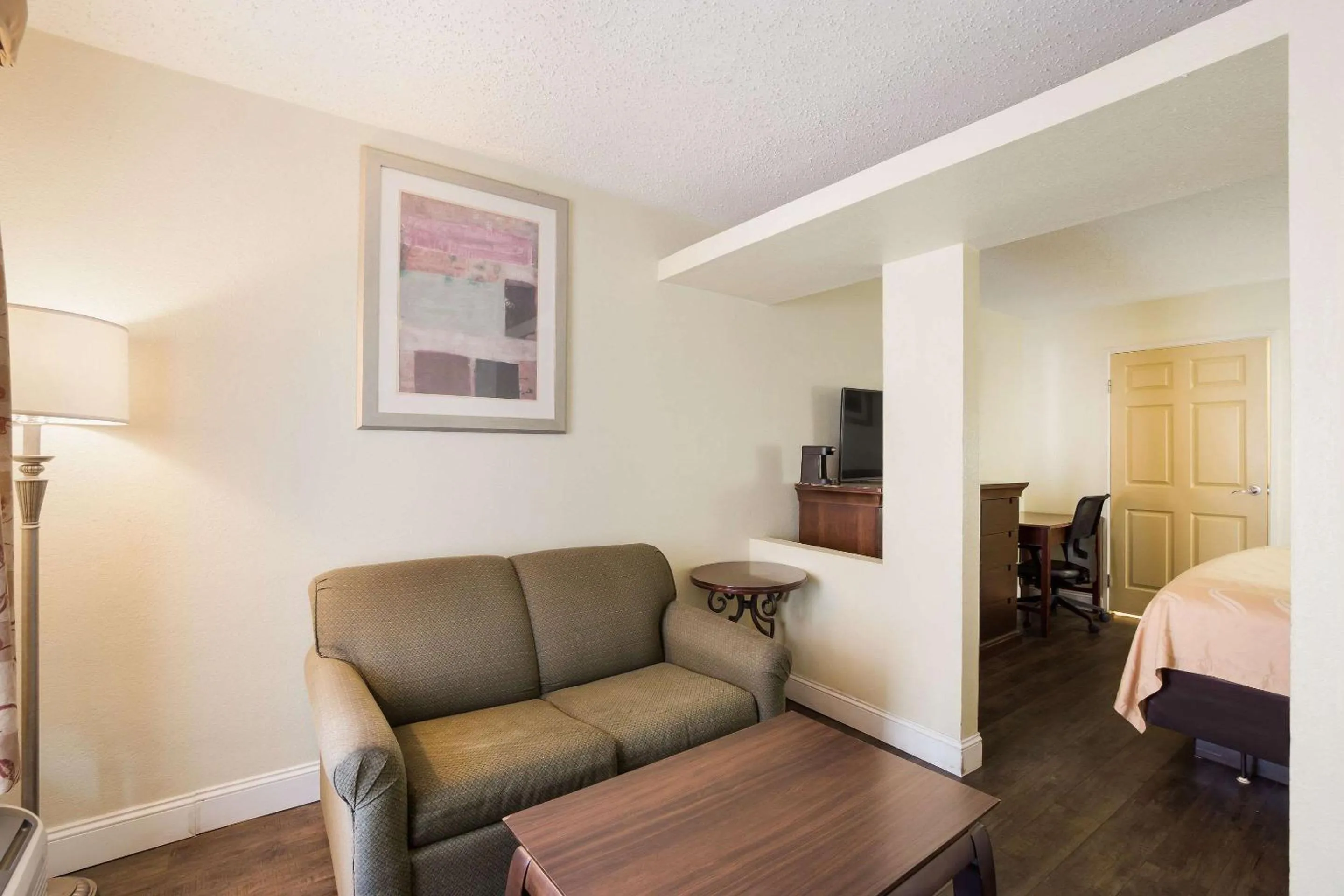 Photo of the whole room, Bed in Quality Inn & Suites Conference Center Statesboro Historic District