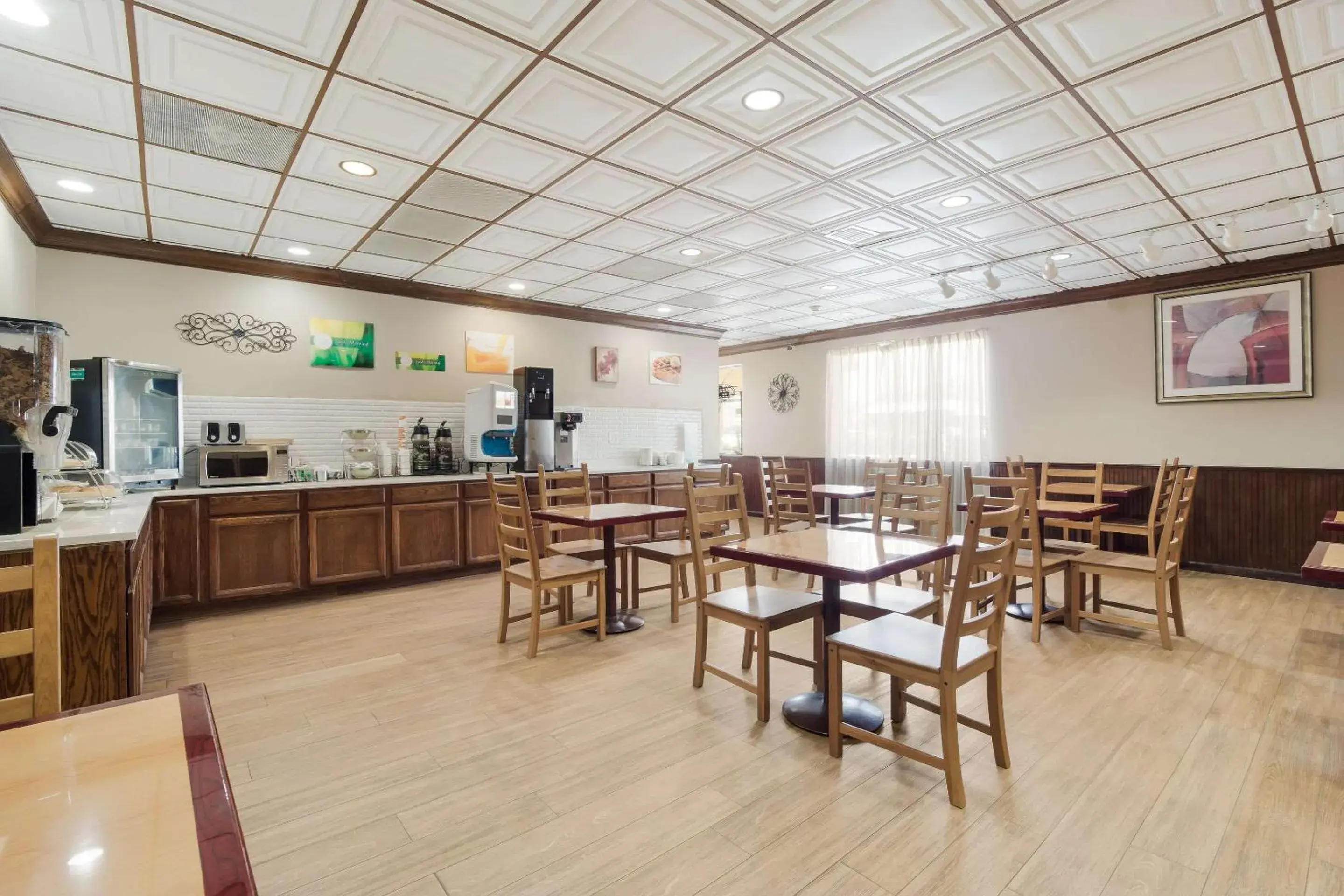 Restaurant/places to eat in Quality Inn & Suites Conference Center Statesboro Historic District Restaurant/places to eat in Quality Inn & Suites Conference Center Statesboro Historic District