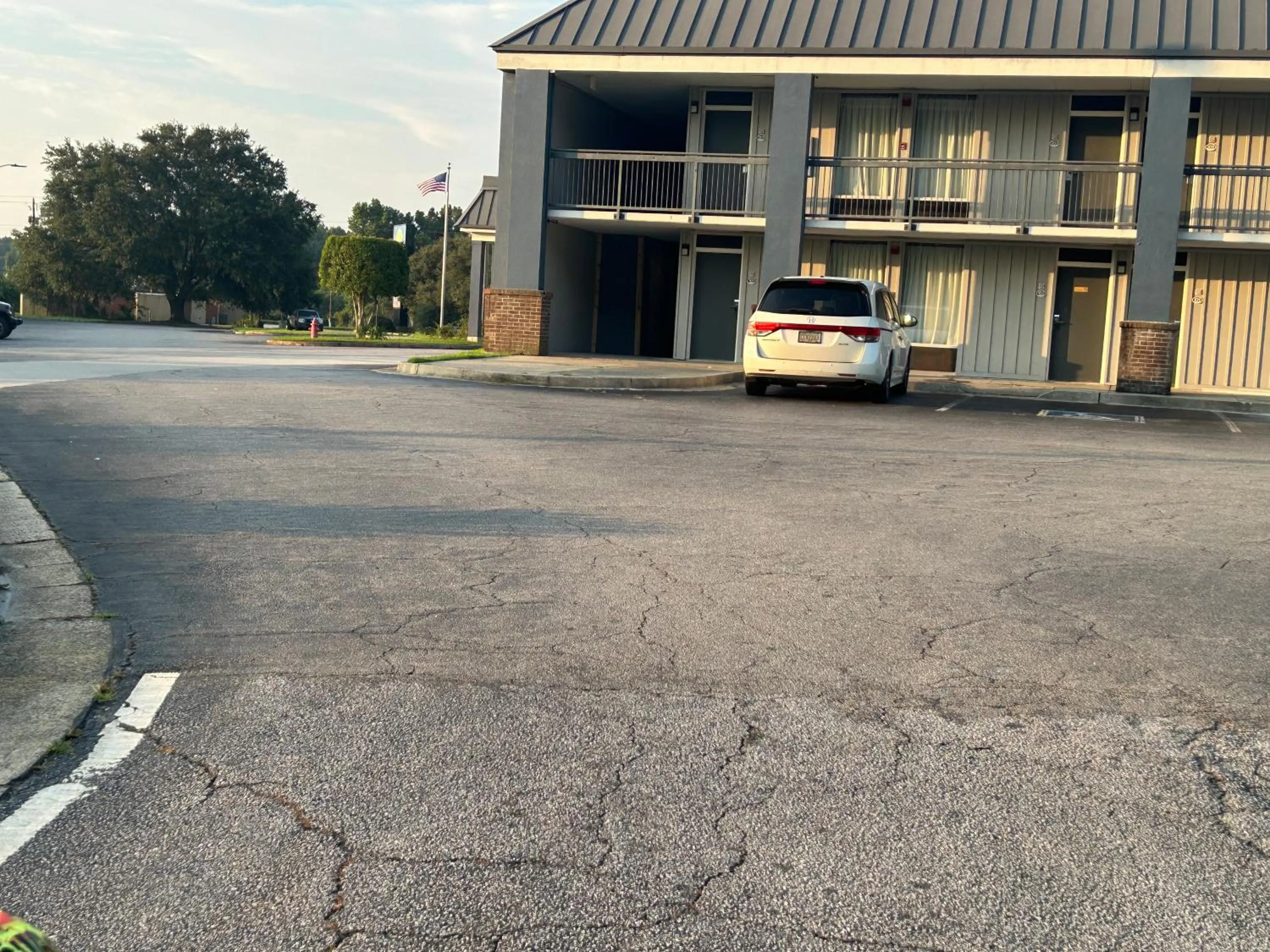 Property building in Days Inn by Wyndham Hinesville Near Fort Stewart, Newly Renovated, Free Hot Breakfast, Restaurant and Bar