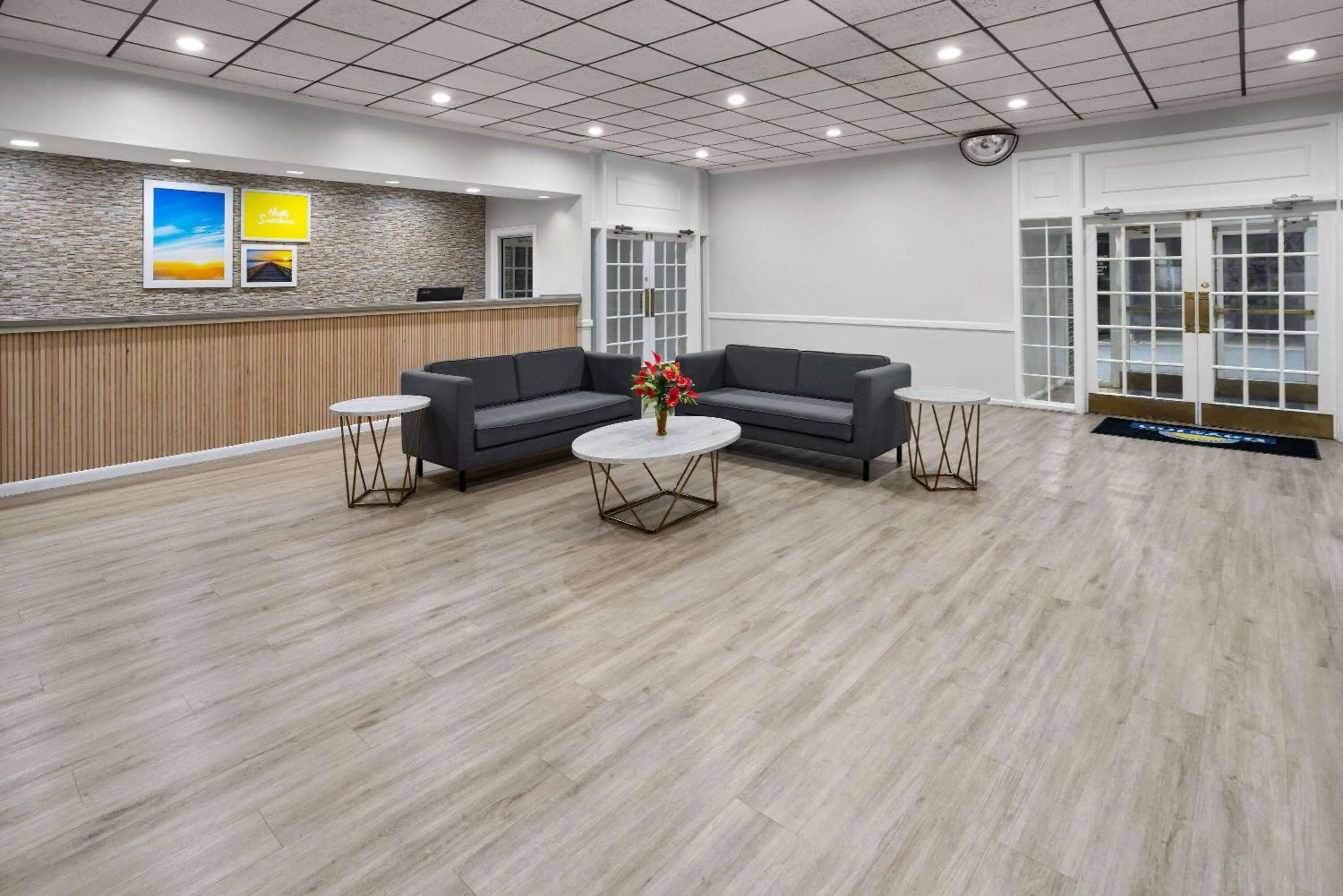 Lobby or reception in Days Inn by Wyndham Hinesville Near Fort Stewart, Newly Renovated, Free Hot Breakfast, Restaurant and Bar