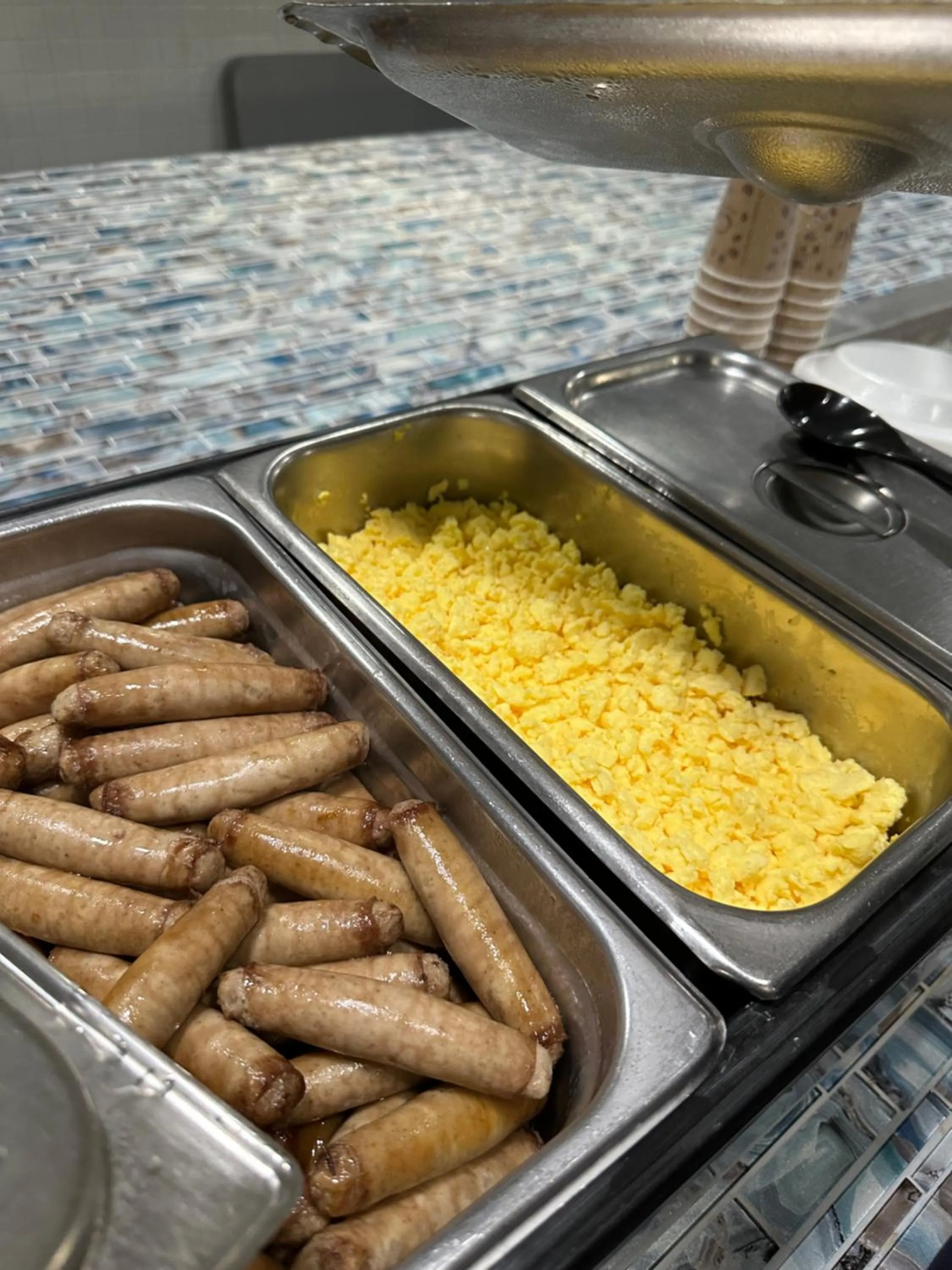 Restaurant/places to eat in Days Inn by Wyndham Hinesville Near Fort Stewart, Newly Renovated, Free Hot Breakfast, Restaurant and Bar