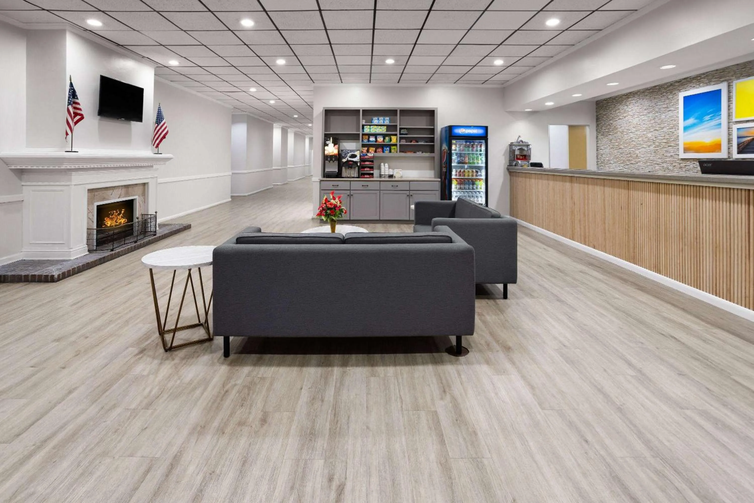 Lobby or reception in Days Inn by Wyndham Hinesville Near Fort Stewart, Newly Renovated, Free Hot Breakfast, Restaurant and Bar