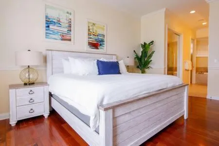Bed in Grand Marina Suite -Waterfront Condo