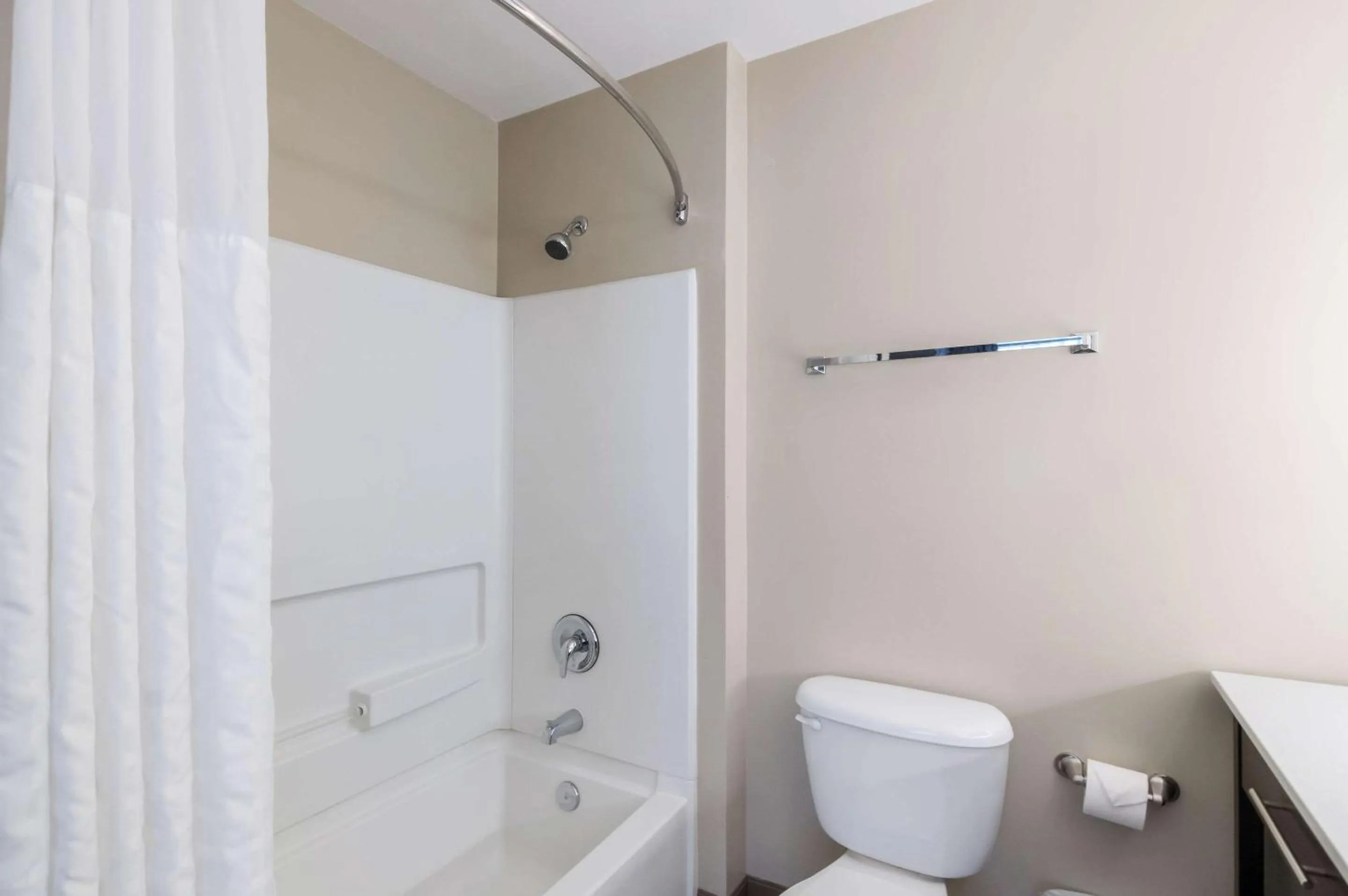 Photo of the whole room in Sleep Inn & Suites Columbus near Fort Benning