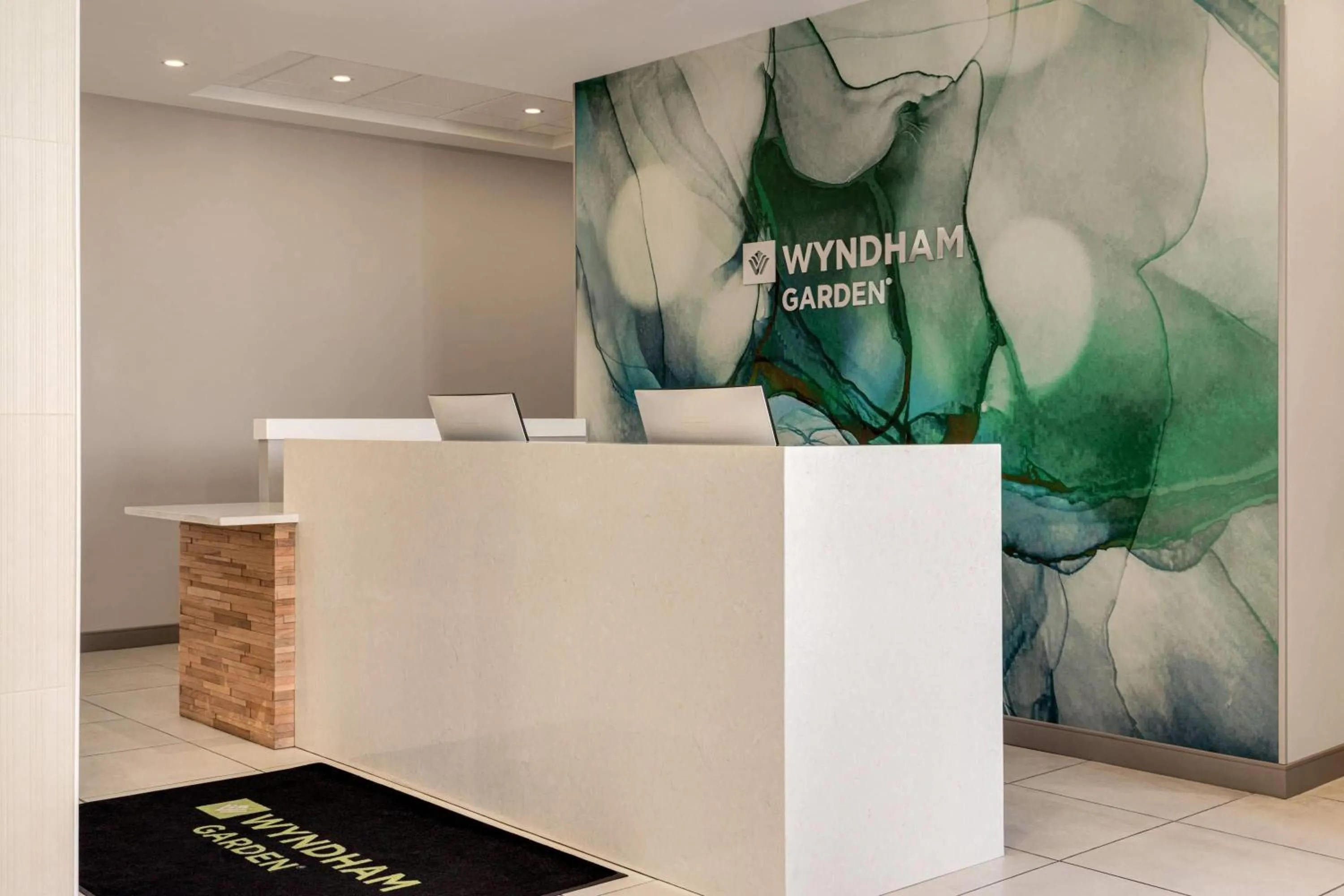 Lobby or reception in Wyndham Garden Atlanta Airport