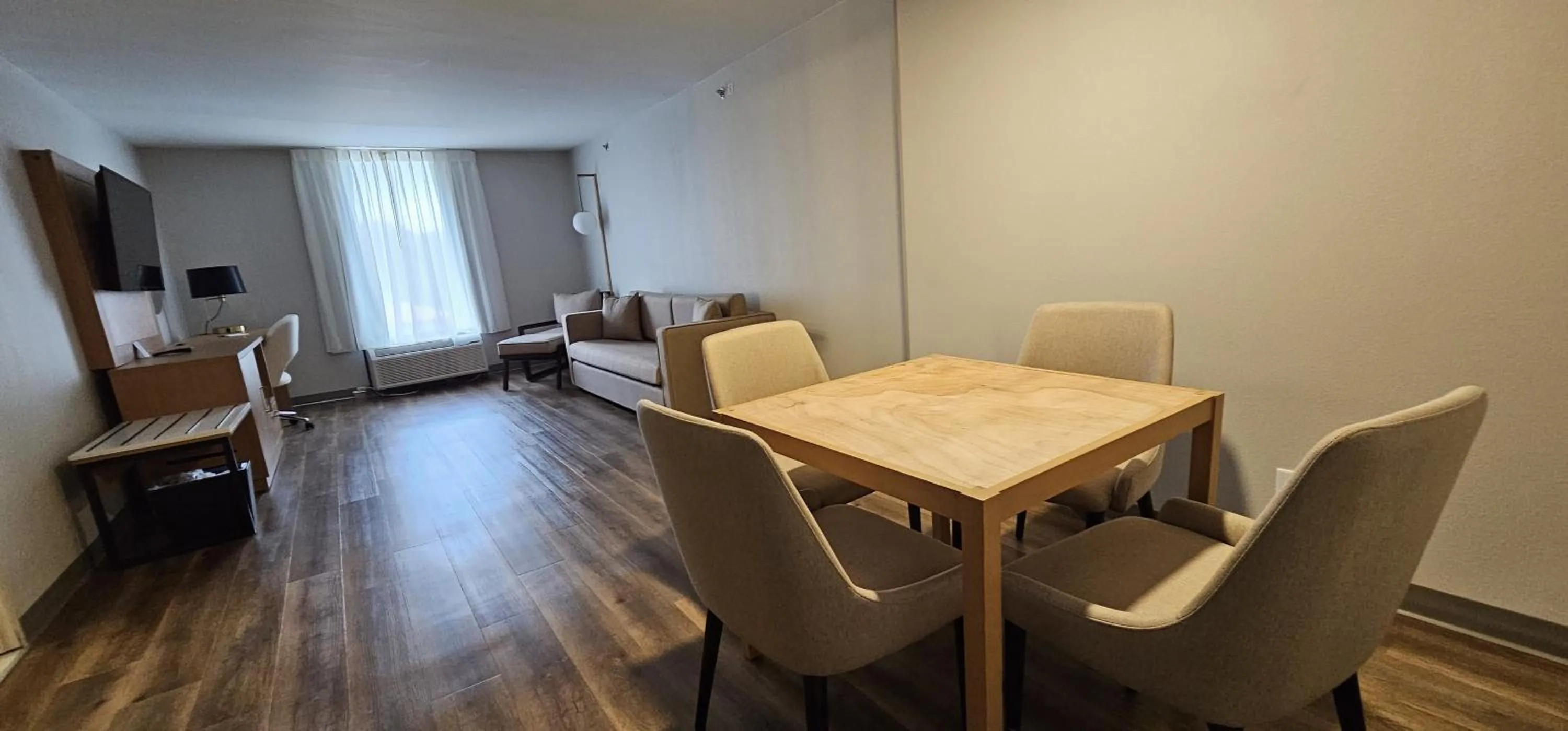 Living room in Wyndham Garden Atlanta Airport