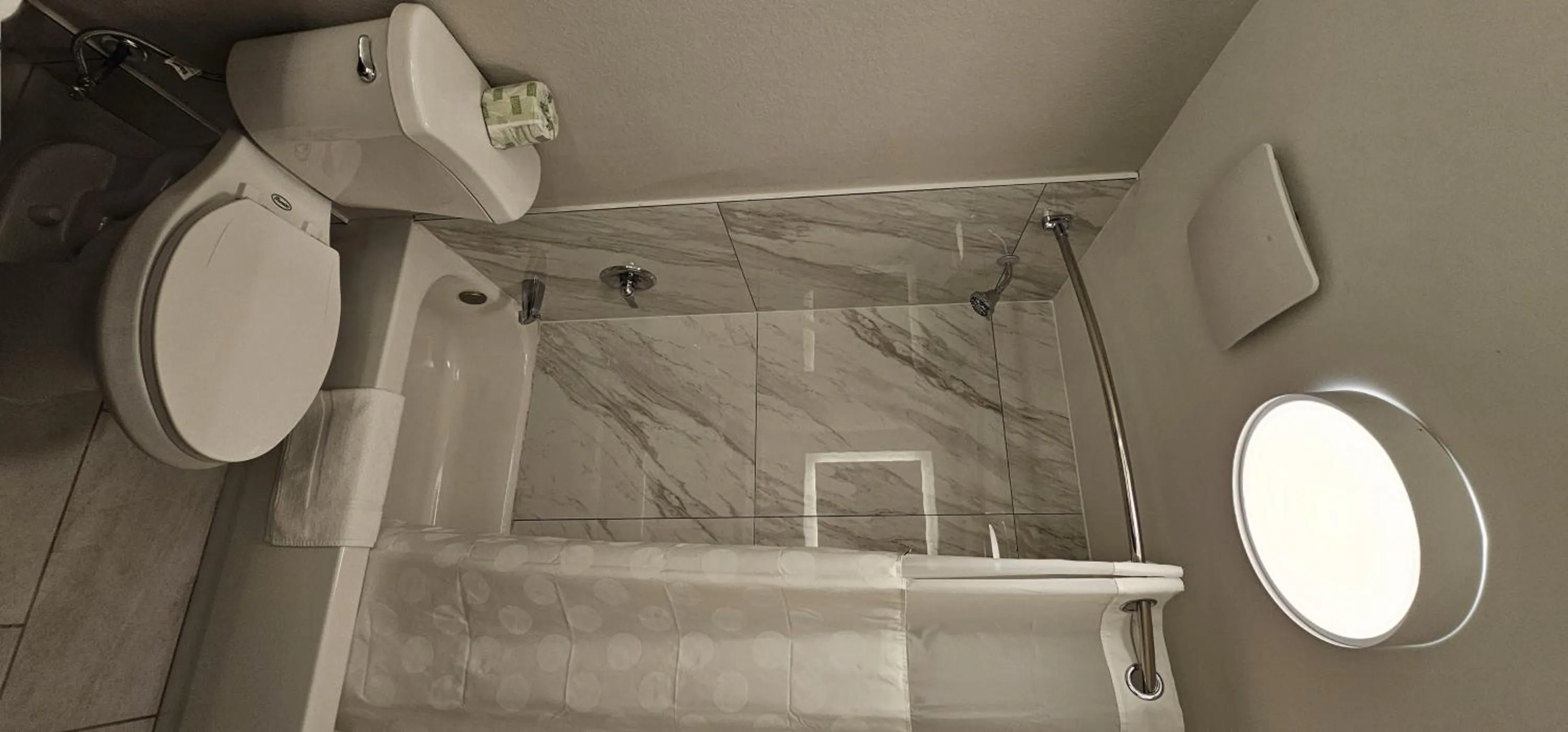 Bath in Wyndham Garden Atlanta Airport