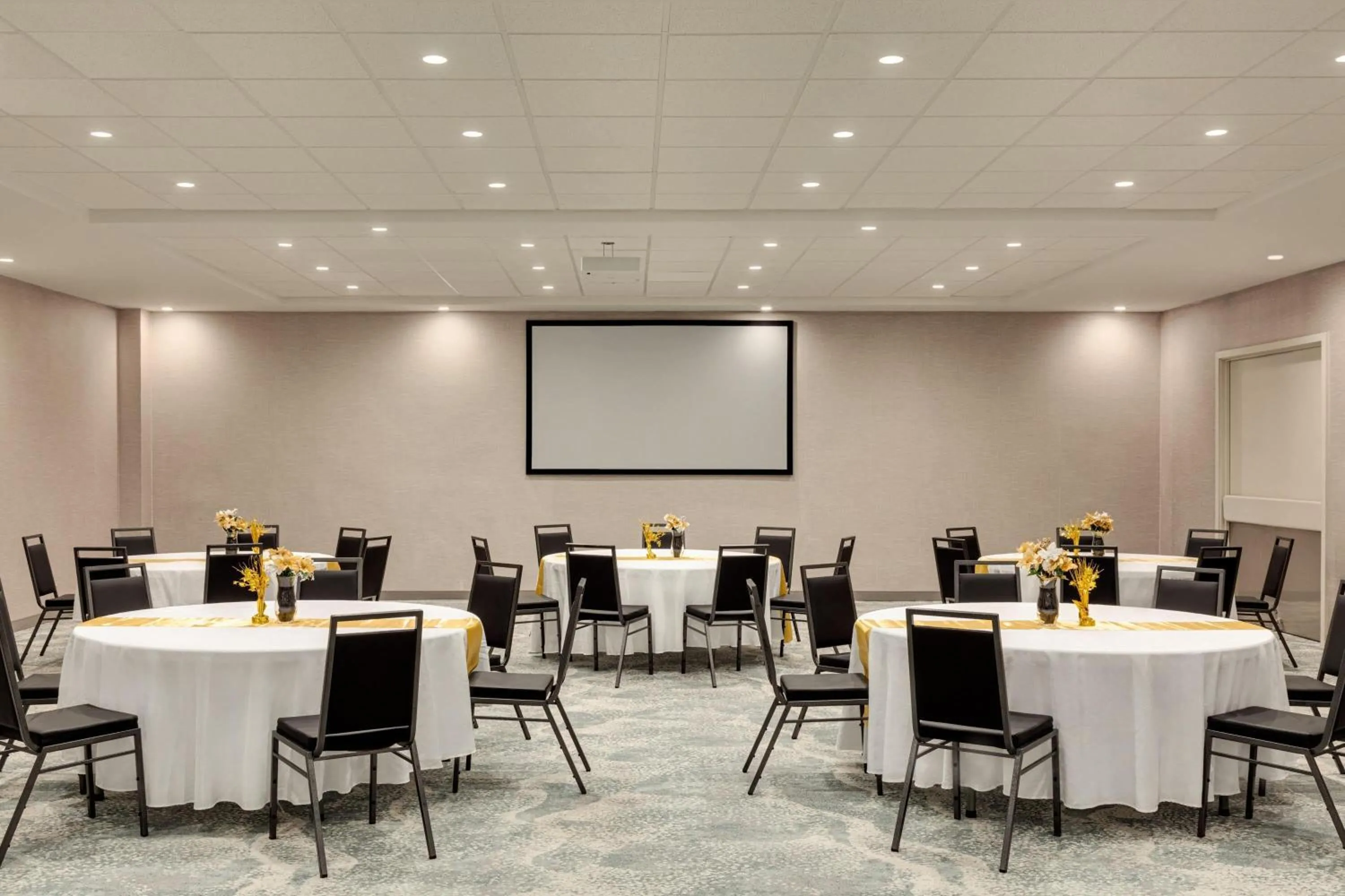 Meeting/conference room in Wyndham Garden Atlanta Airport