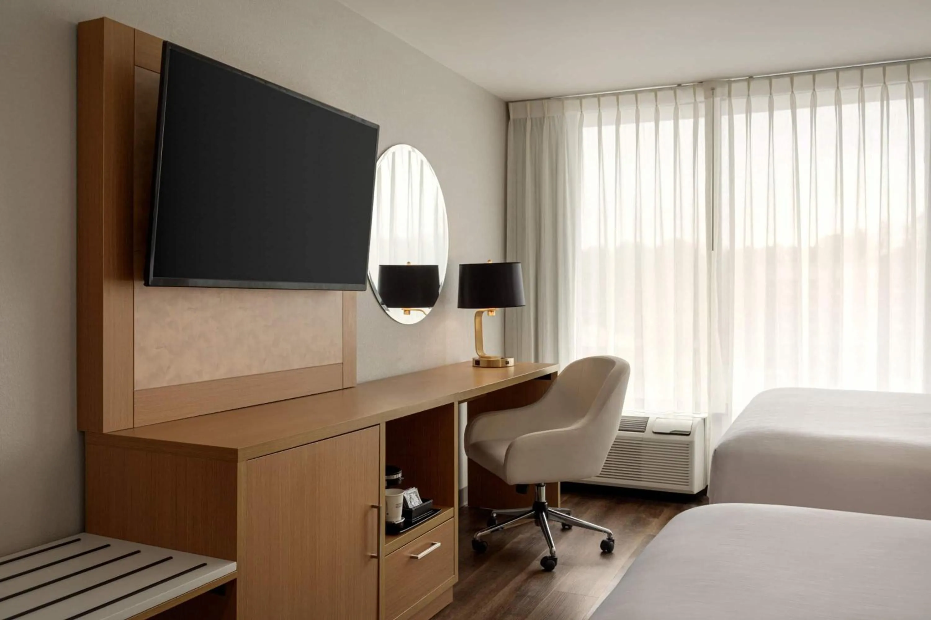 Photo of the whole room, Bed in Wyndham Garden Atlanta Airport