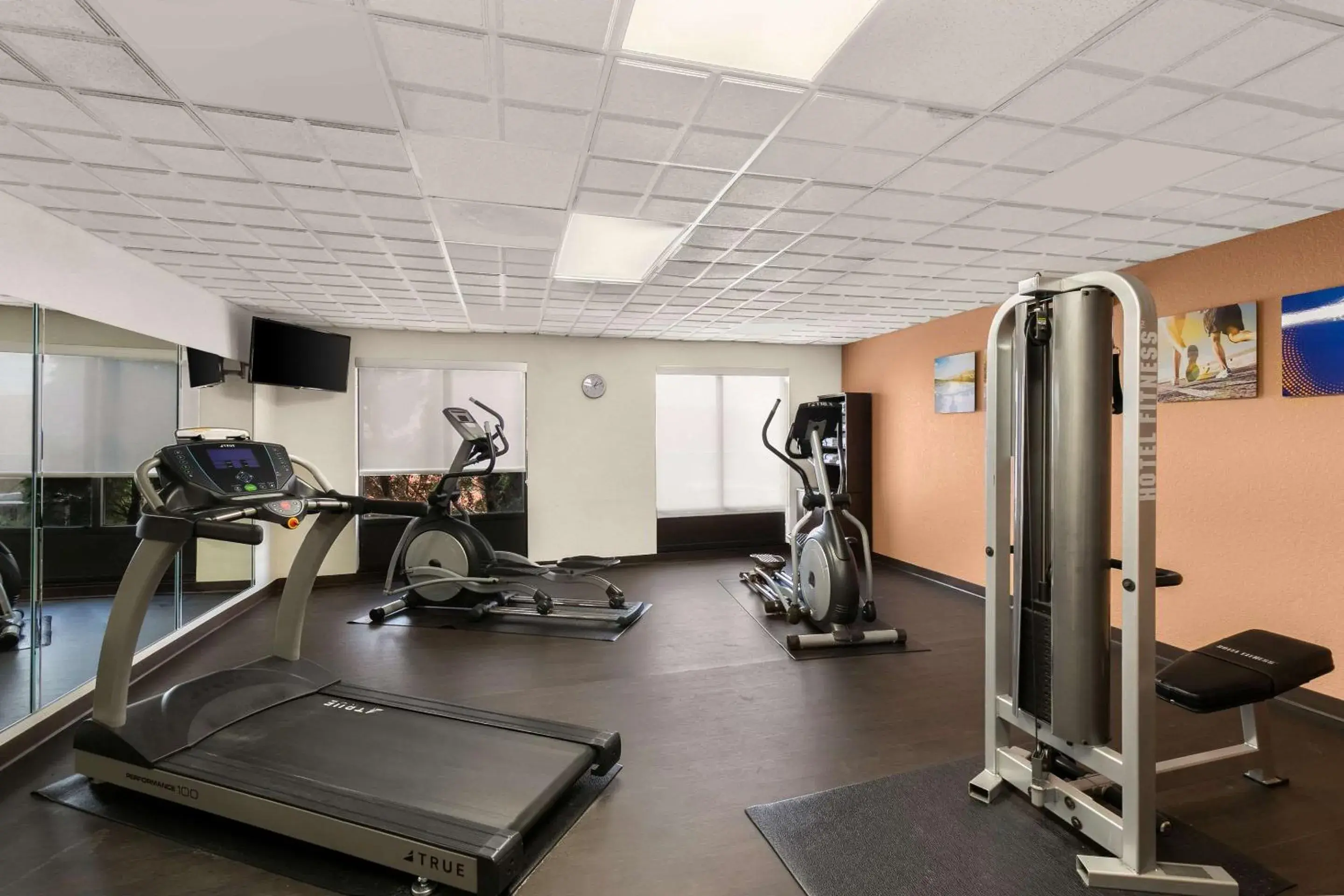 Fitness centre/facilities in Comfort Suites Commerce Fitness centre/facilities in Comfort Suites Commerce