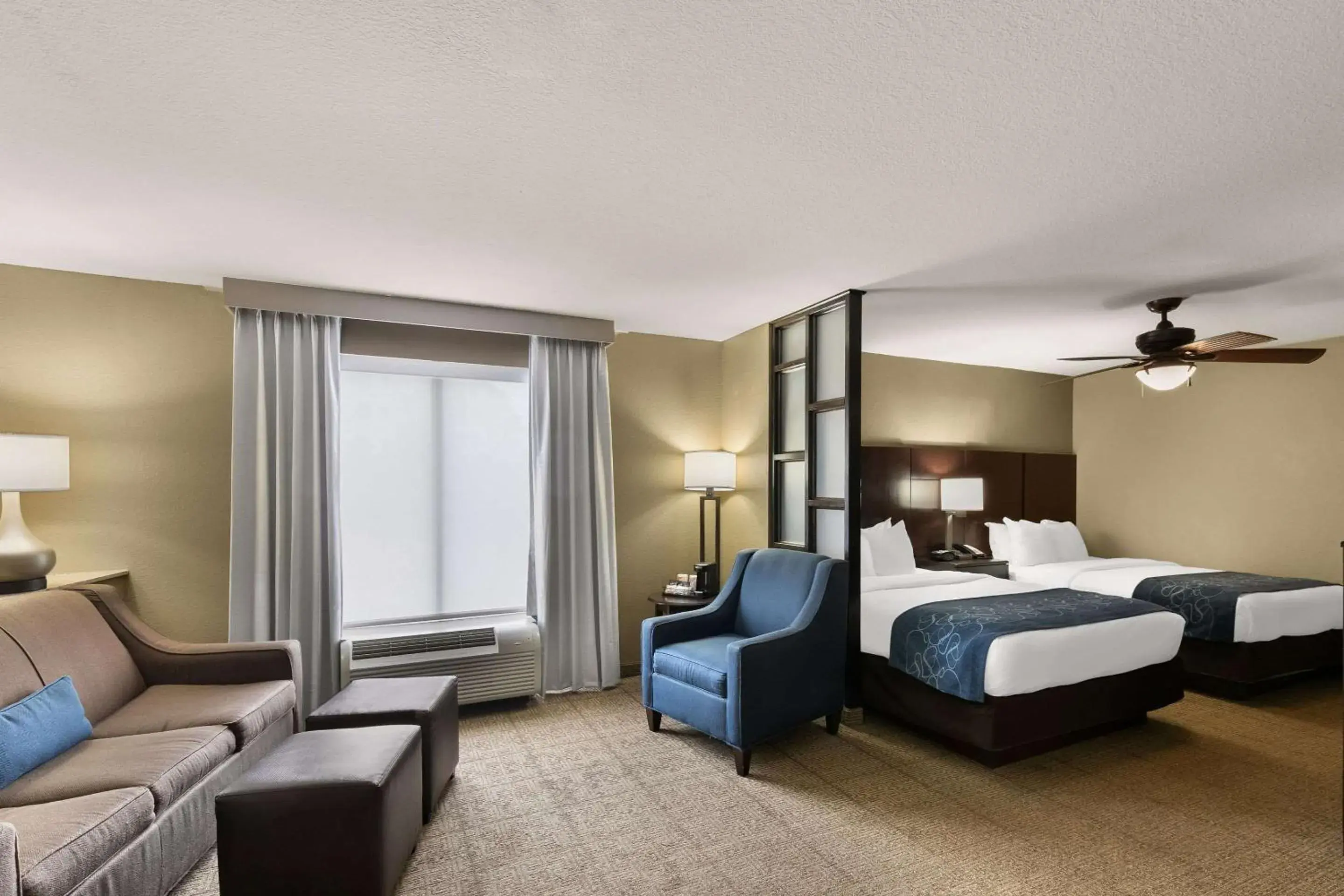 Bedroom, Bed in Comfort Suites Commerce Bedroom, Bed in Comfort Suites Commerce