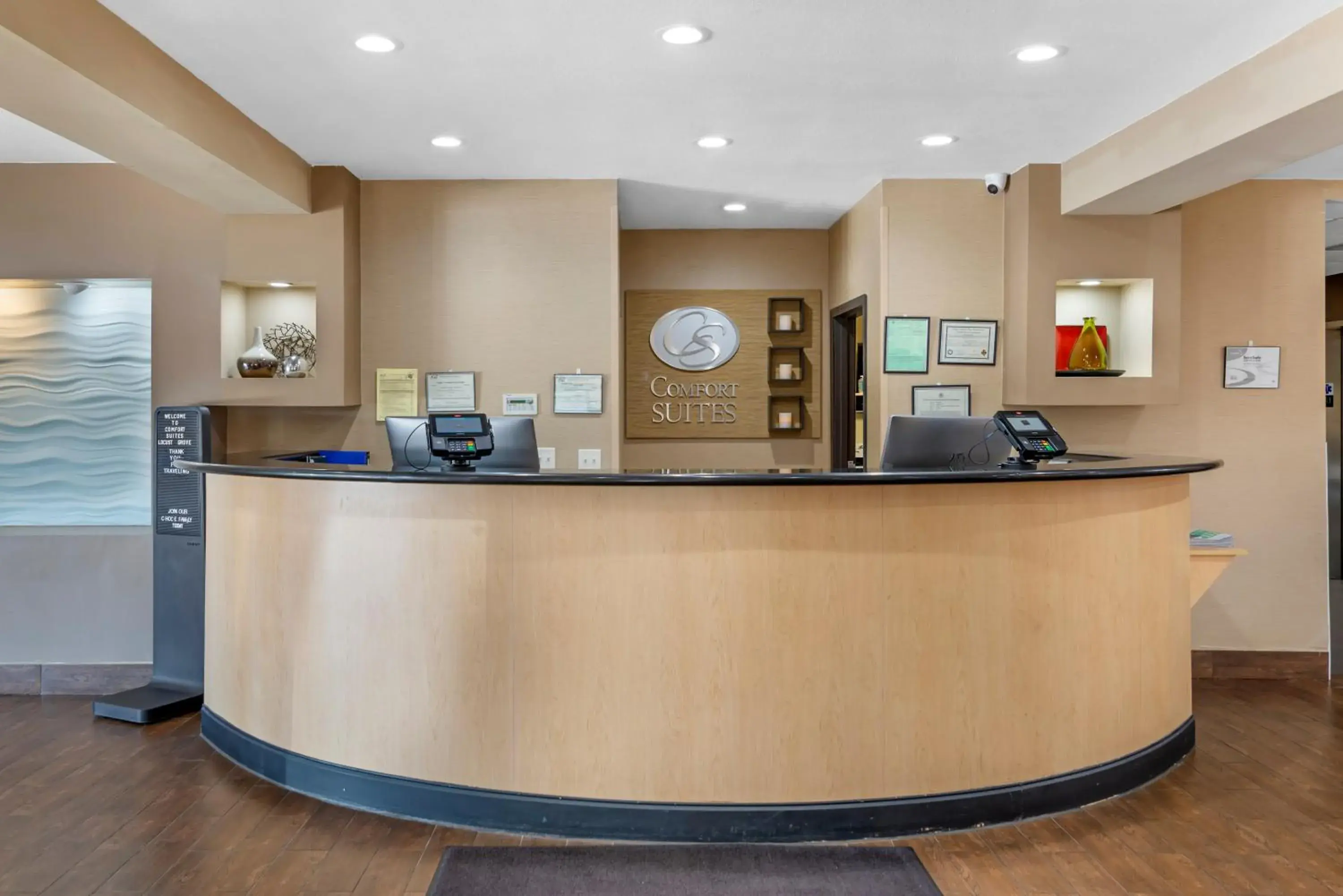 Lobby or reception in Comfort Suites Locust Grove Atlanta South Lobby or reception in Comfort Suites Locust Grove Atlanta South