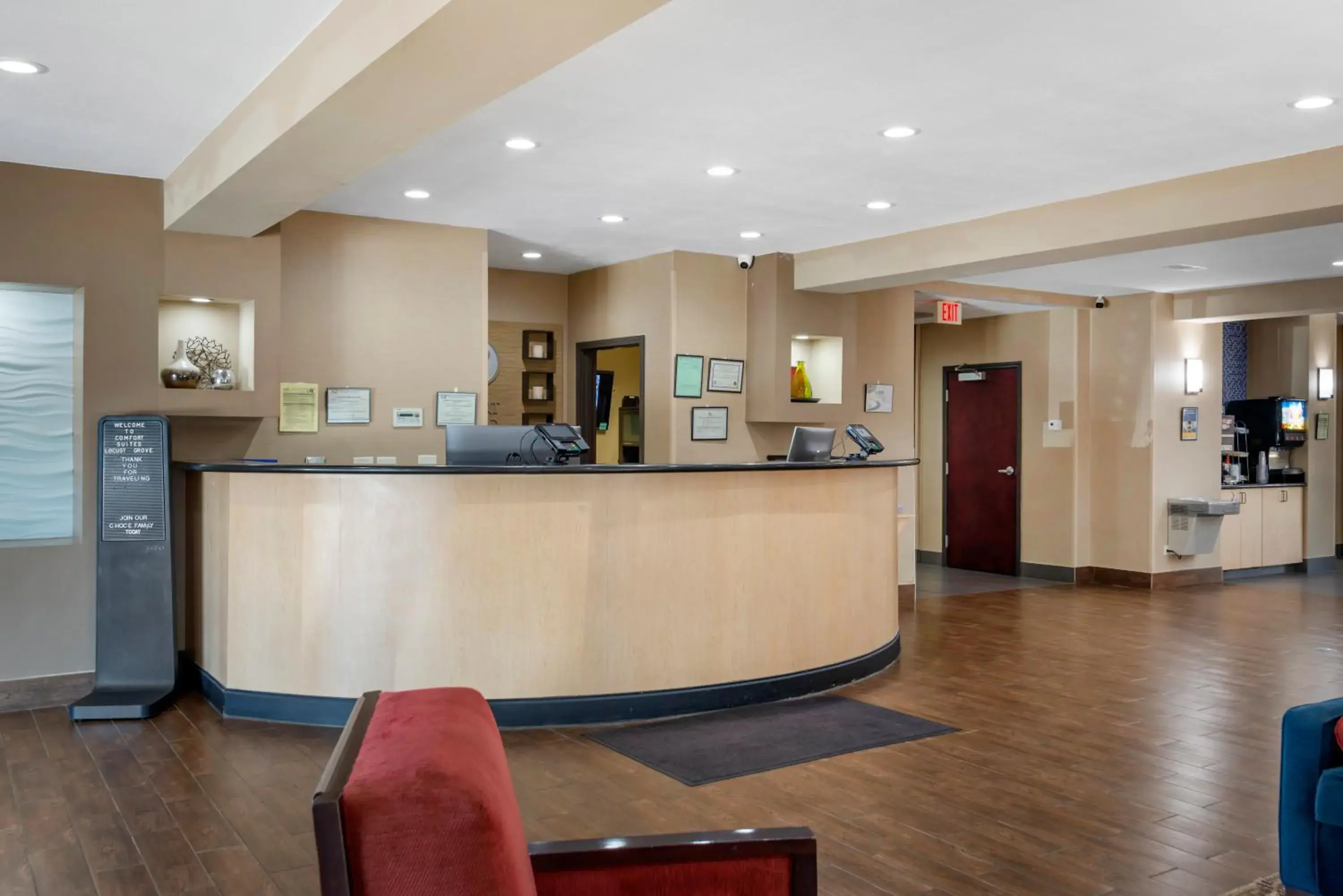 Lobby or reception in Comfort Suites Locust Grove Atlanta South Lobby or reception in Comfort Suites Locust Grove Atlanta South