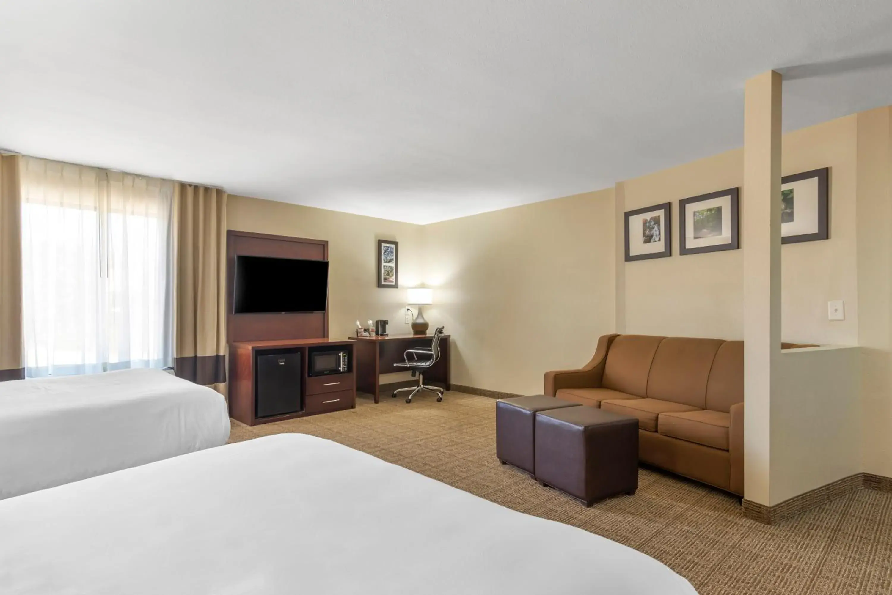 Bedroom, Bed in Comfort Suites Locust Grove Atlanta South Bedroom, Bed in Comfort Suites Locust Grove Atlanta South