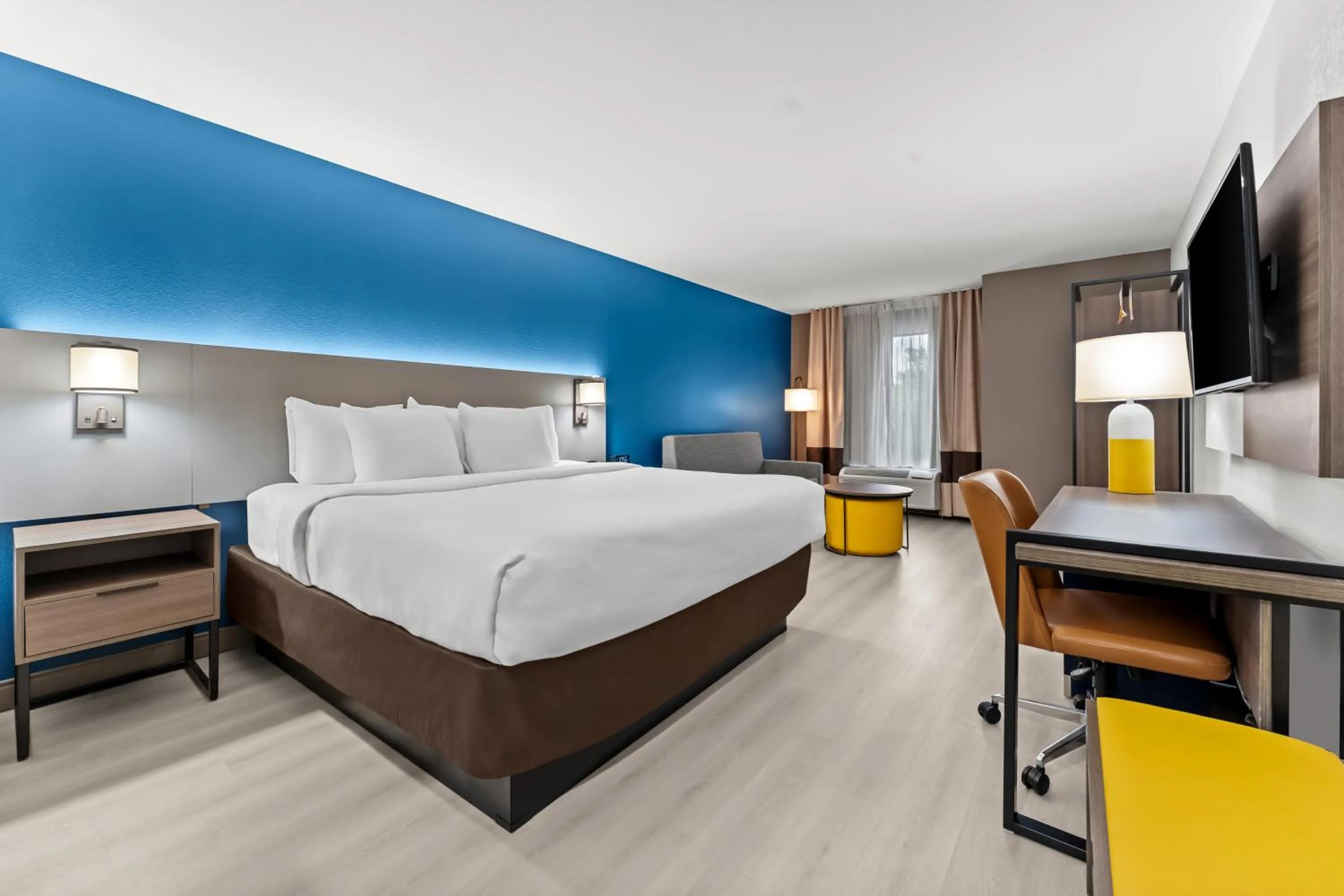 Bed in Comfort Inn & Suites Perry National Fairgrounds Area