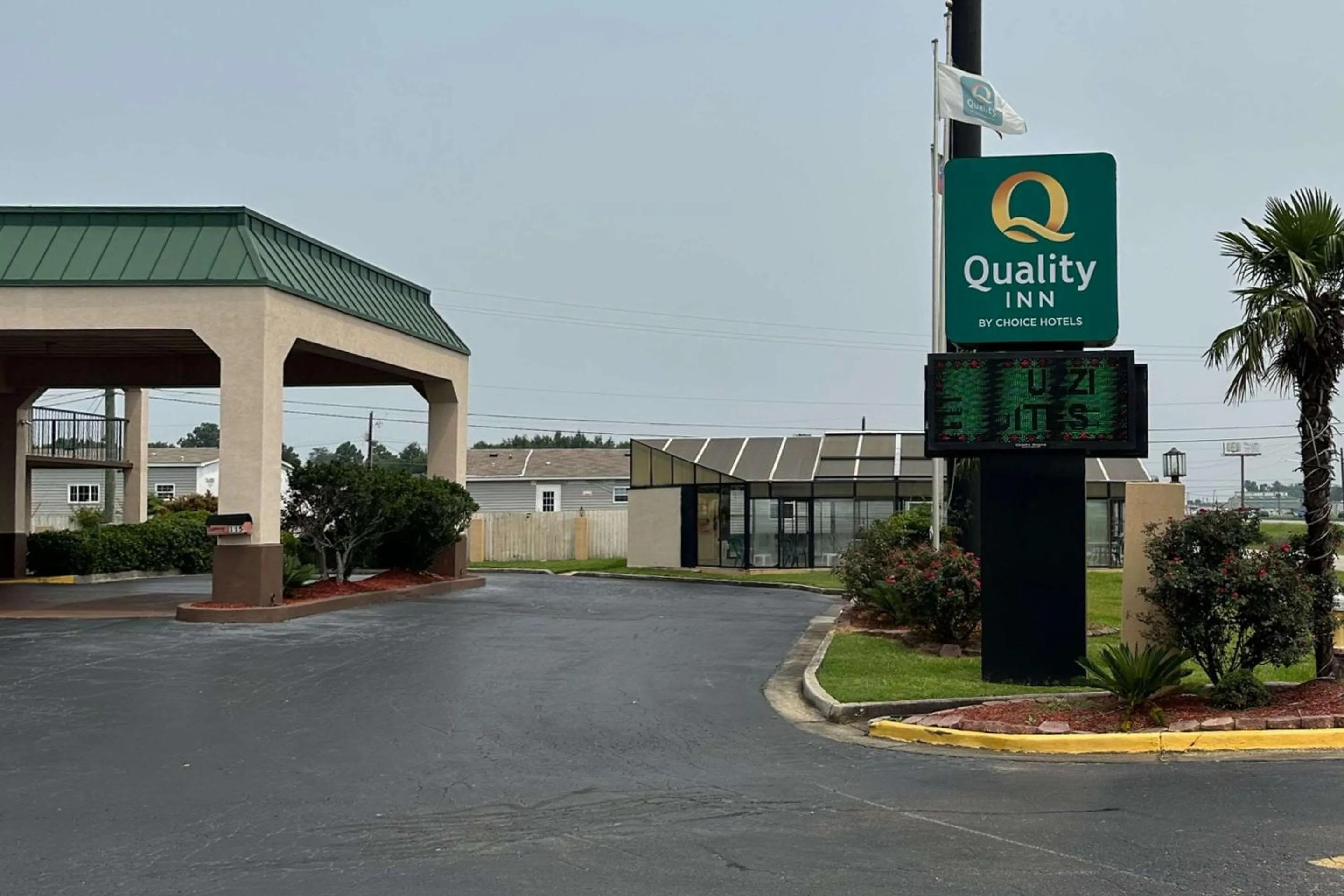 Property building in Quality Inn Byron - Warner Robins