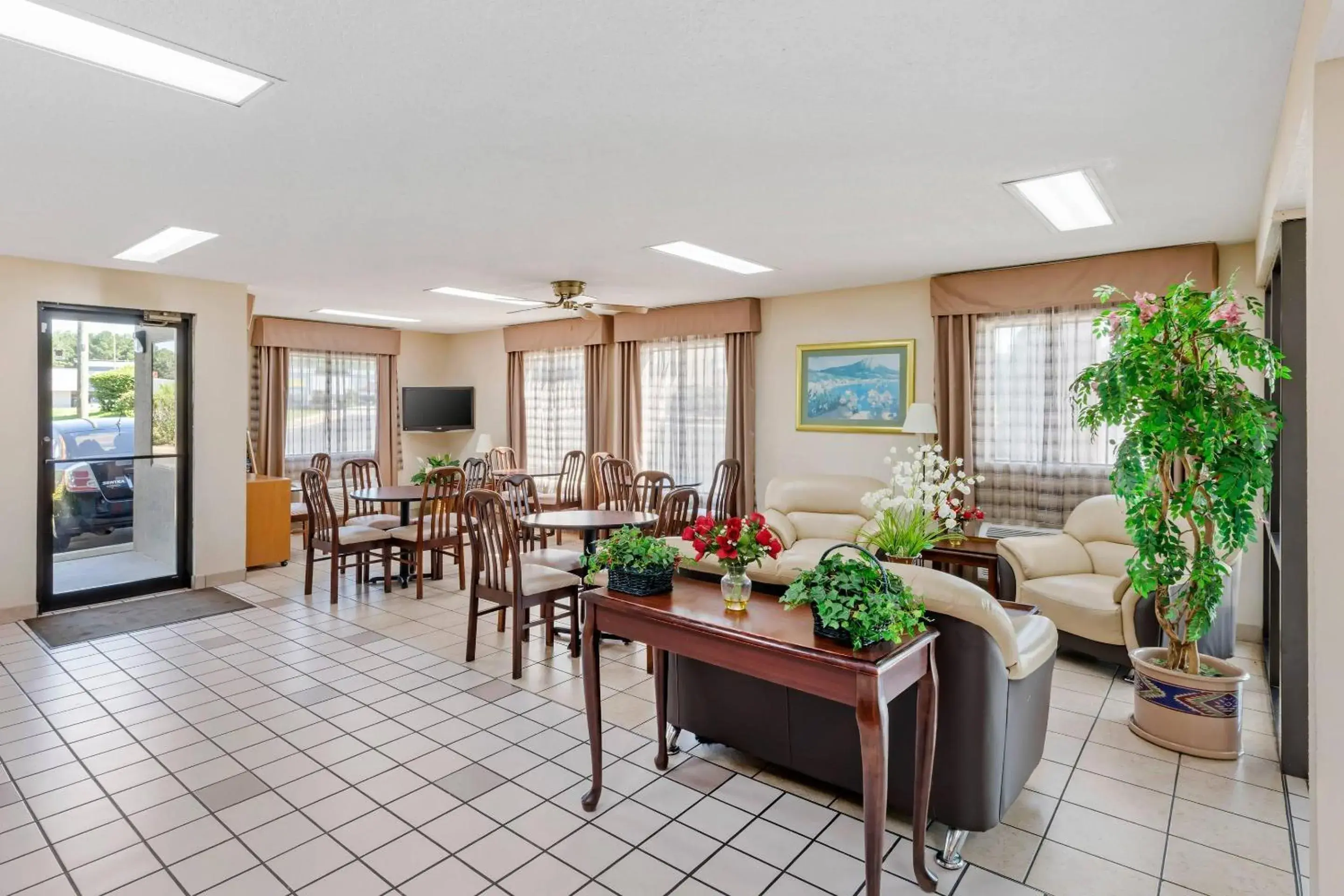 Lobby or reception in Quality Inn & Suites Stockbridge Atlanta South I-75 Lobby or reception in Quality Inn & Suites Stockbridge Atlanta South I-75