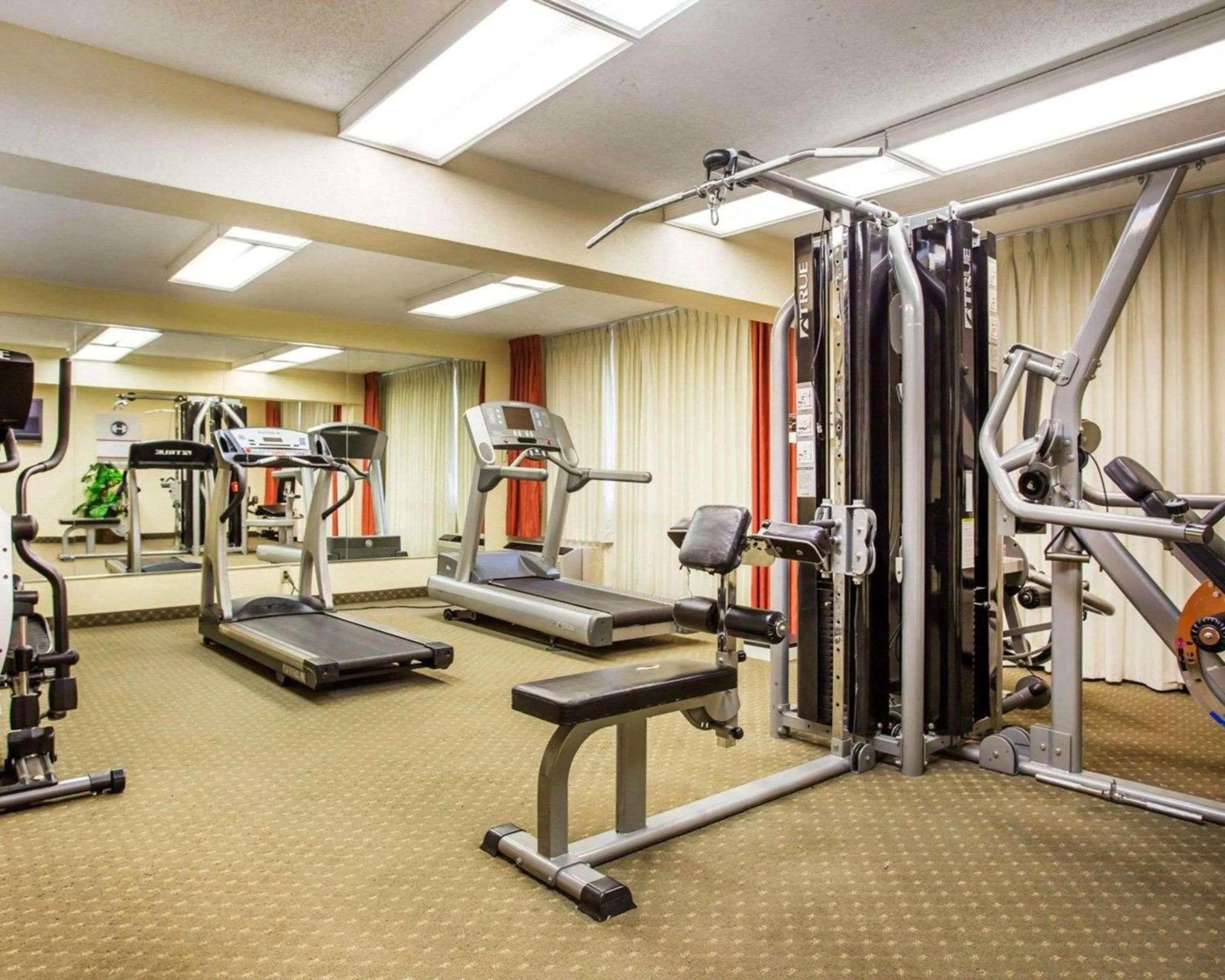 Fitness centre/facilities in Budgetel Inn & Suites Atlanta