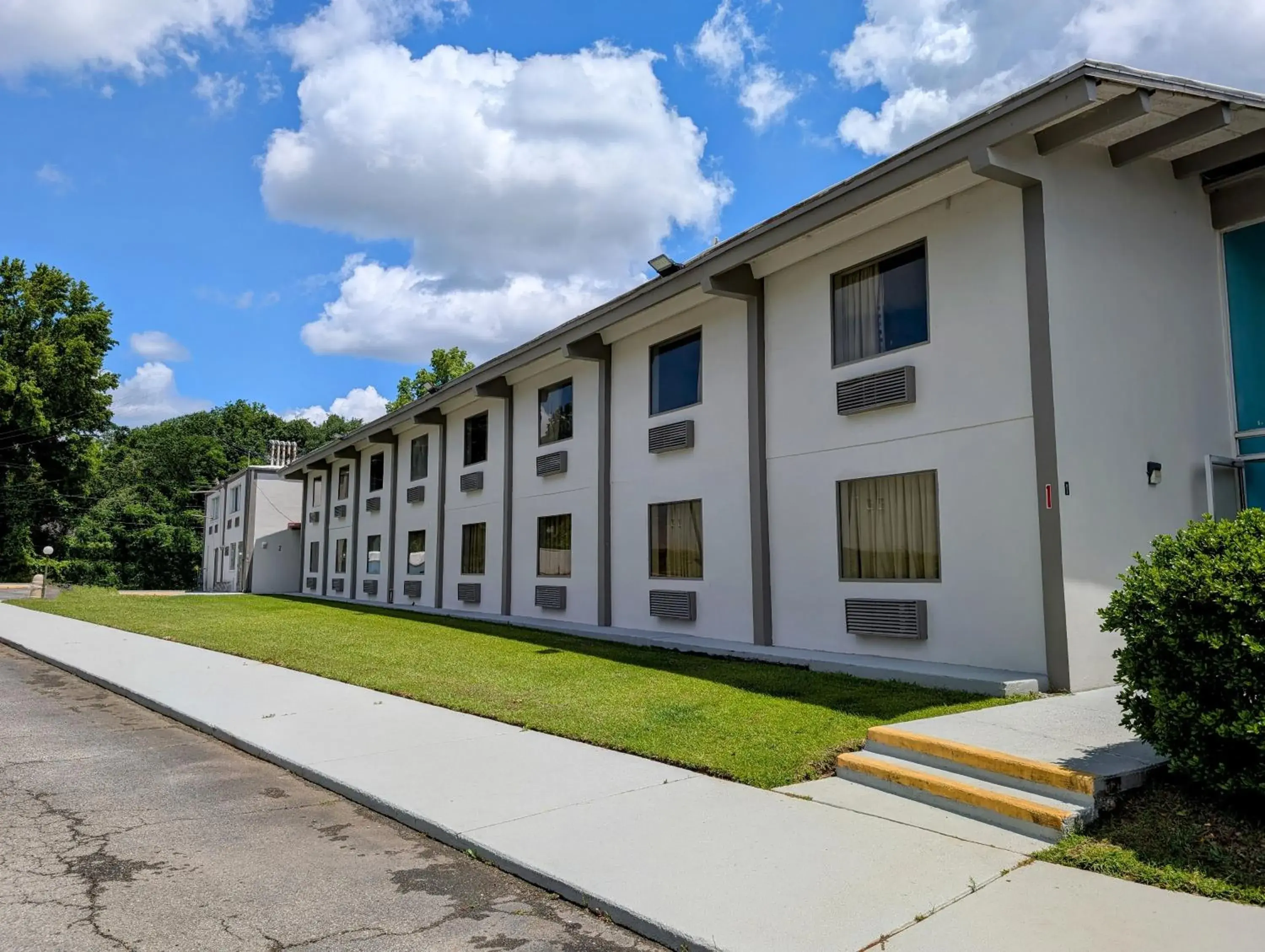 Property building in Travelodge by Wyndham Forsyth Property building in Travelodge by Wyndham Forsyth